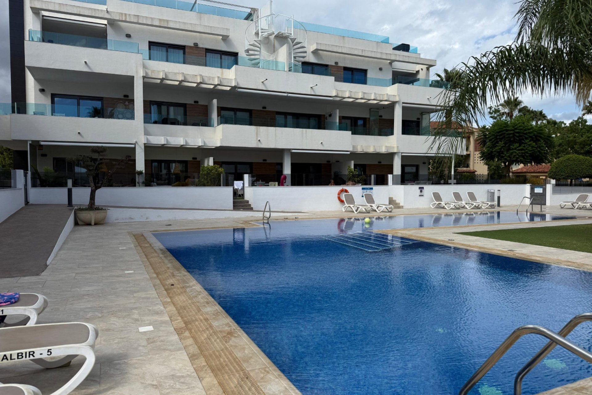 Alquiler corta estancia - Apartamento / piso -
Albir