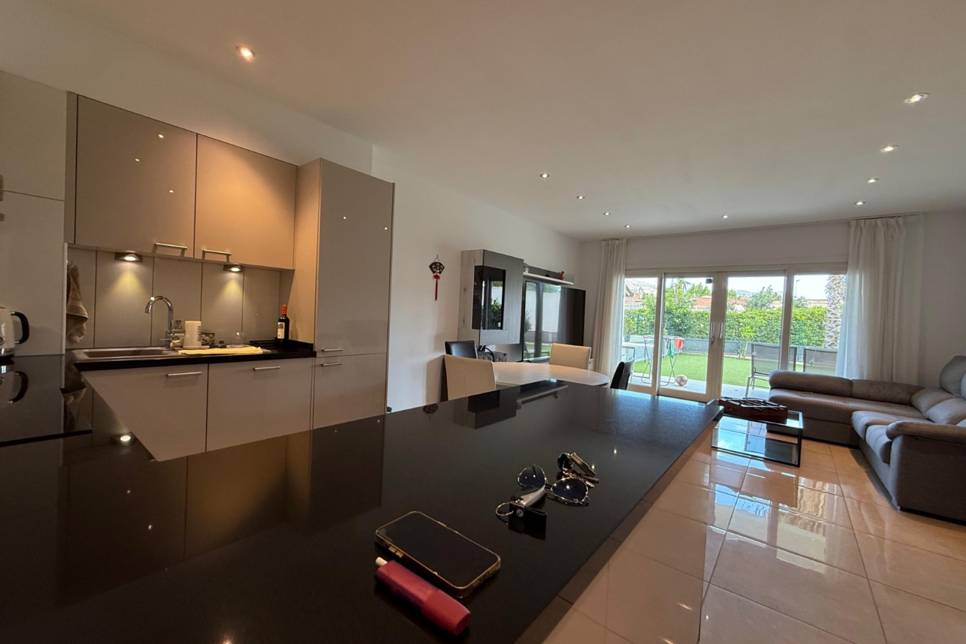 Alquiler corta estancia - Apartamento / piso -
Albir