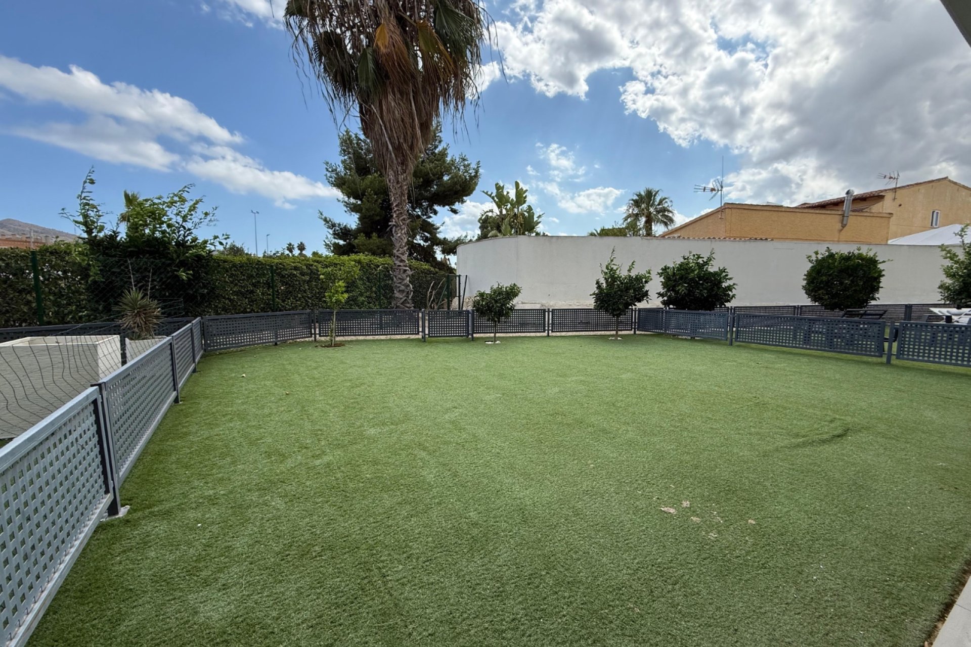 Alquiler corta estancia - Apartamento / piso -
Albir