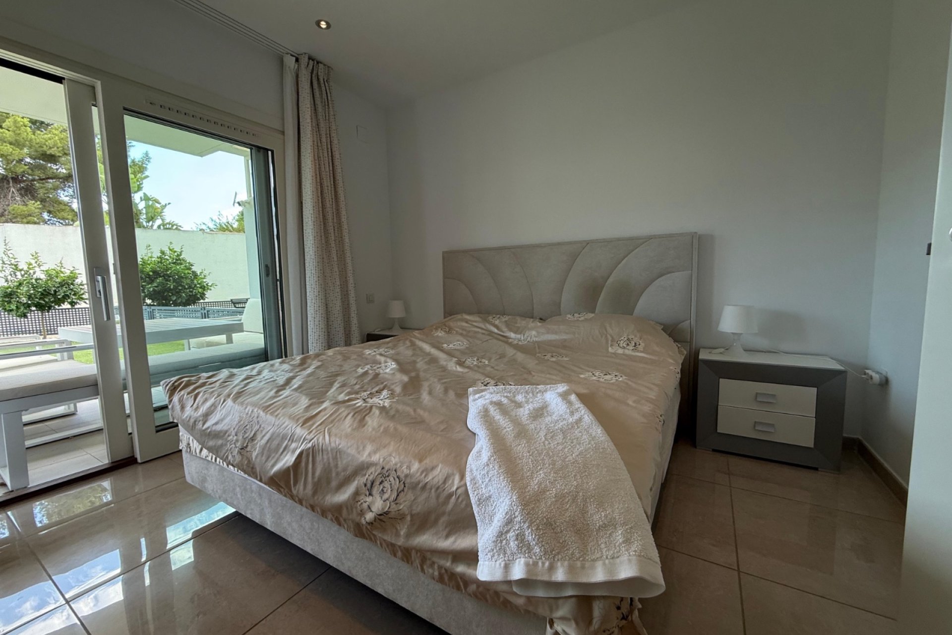 Alquiler corta estancia - Apartamento / piso -
Albir