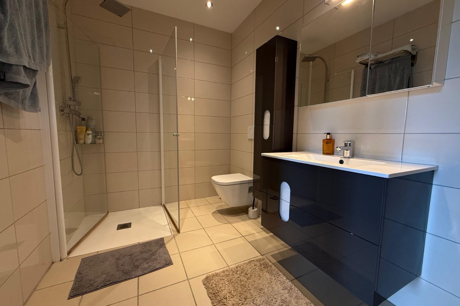 Alquiler corta estancia - Apartamento / piso -
Albir