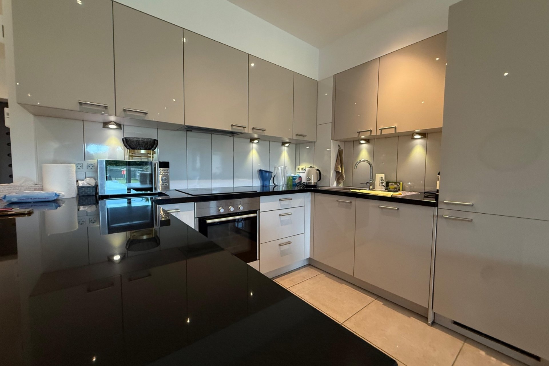 Alquiler corta estancia - Apartamento / piso -
Albir