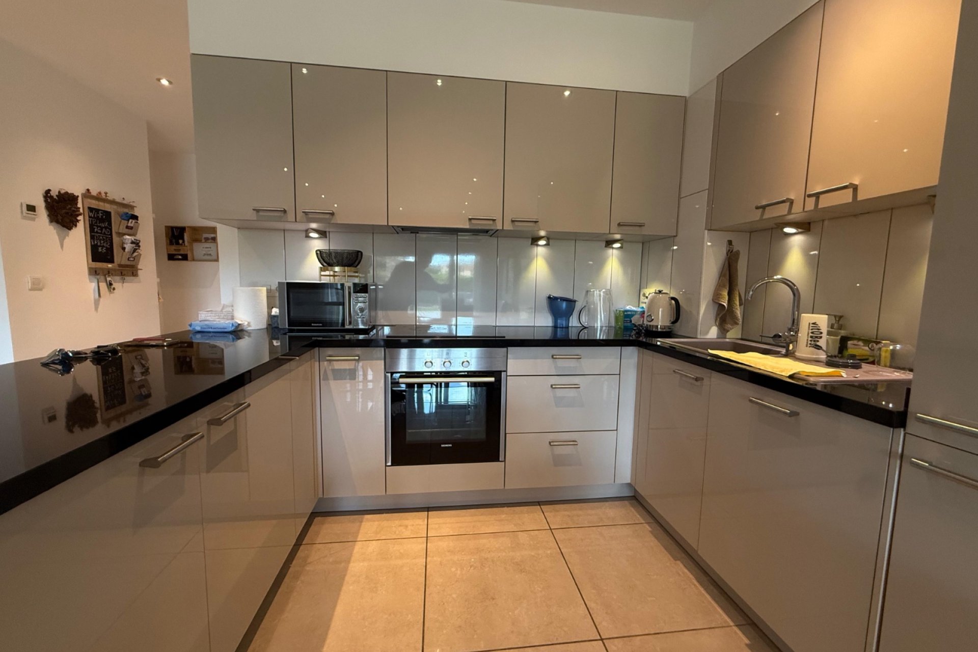 Alquiler corta estancia - Apartamento / piso -
Albir