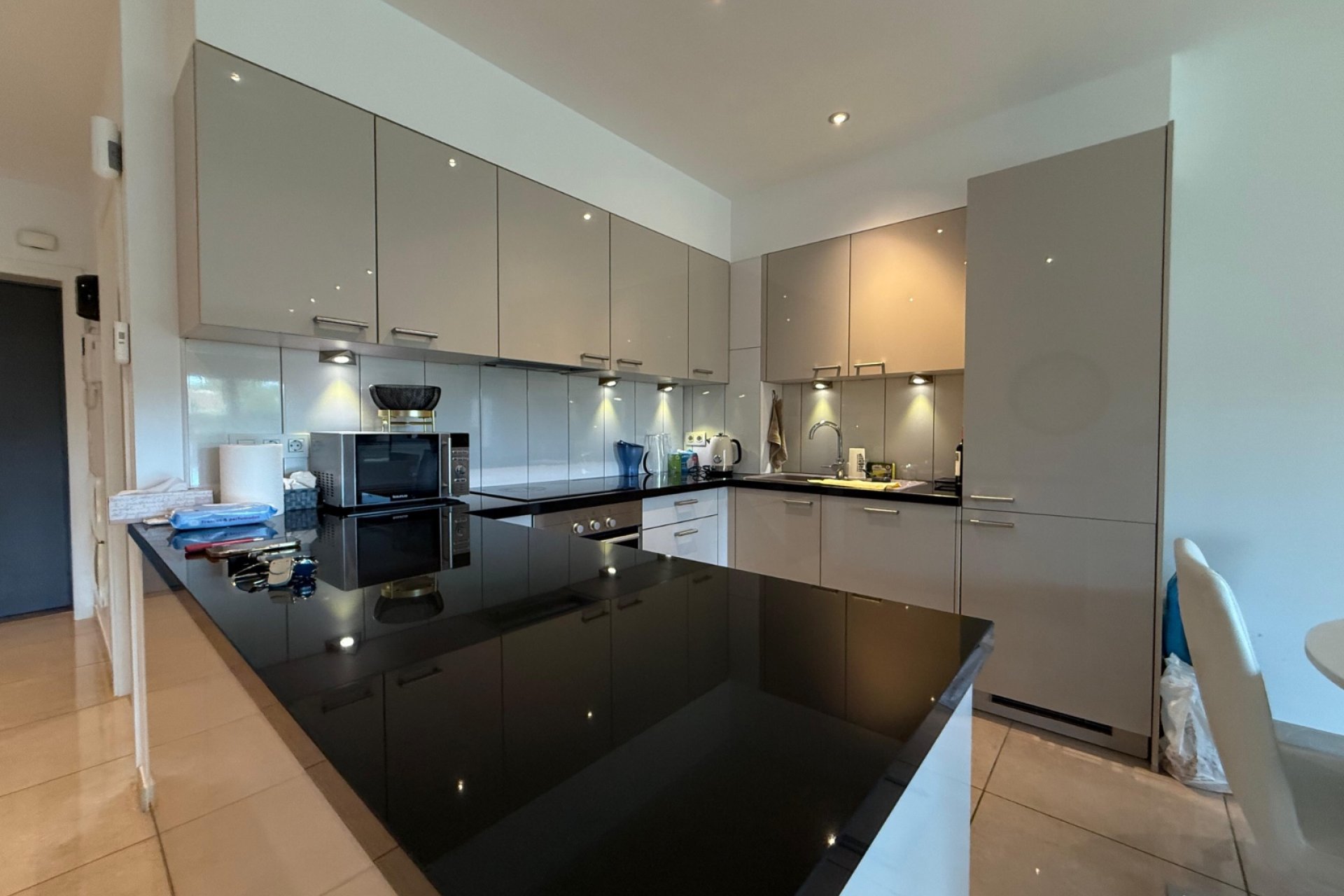 Alquiler corta estancia - Apartamento / piso -
Albir