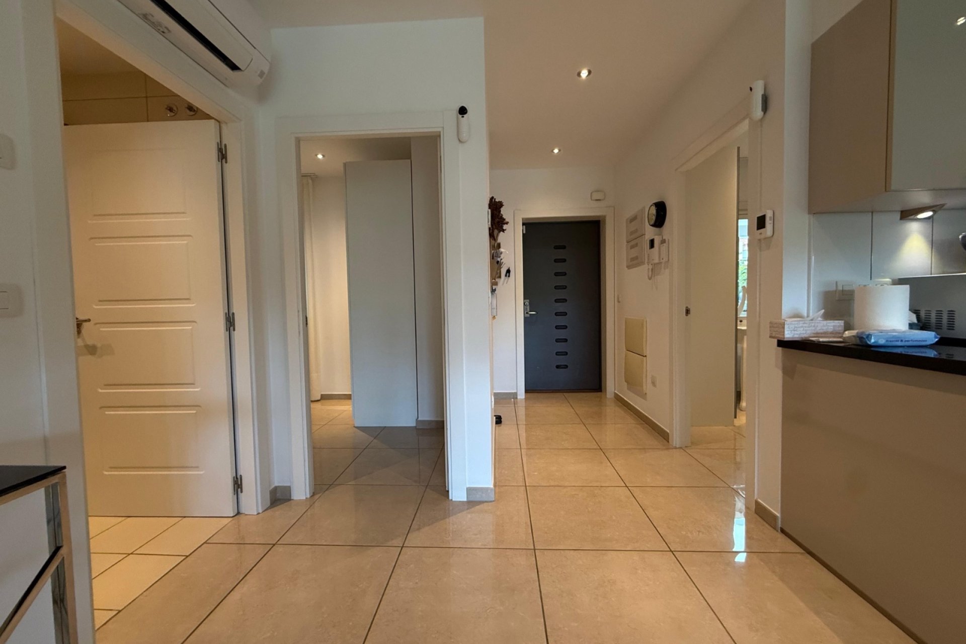 Alquiler corta estancia - Apartamento / piso -
Albir