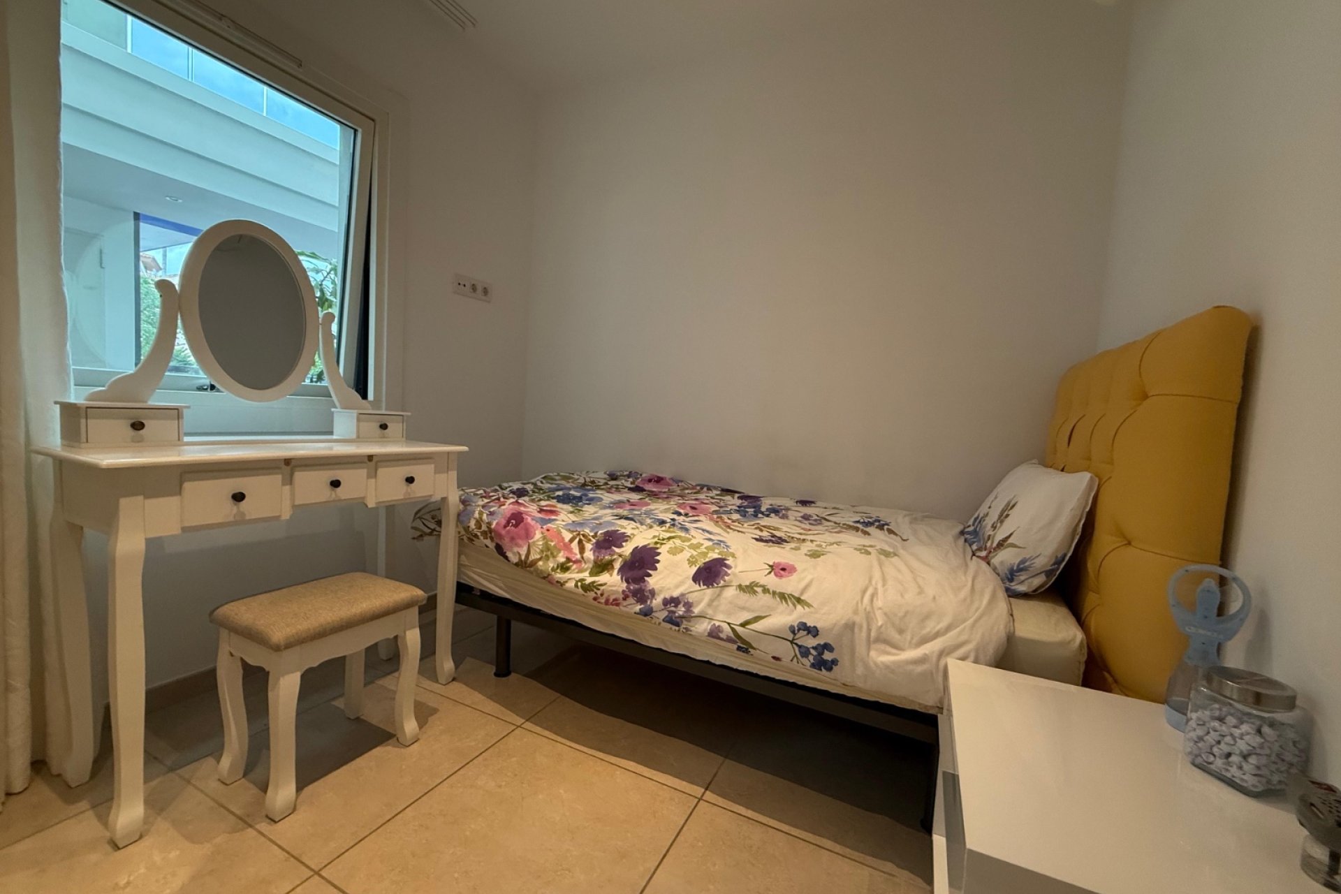 Alquiler corta estancia - Apartamento / piso -
Albir