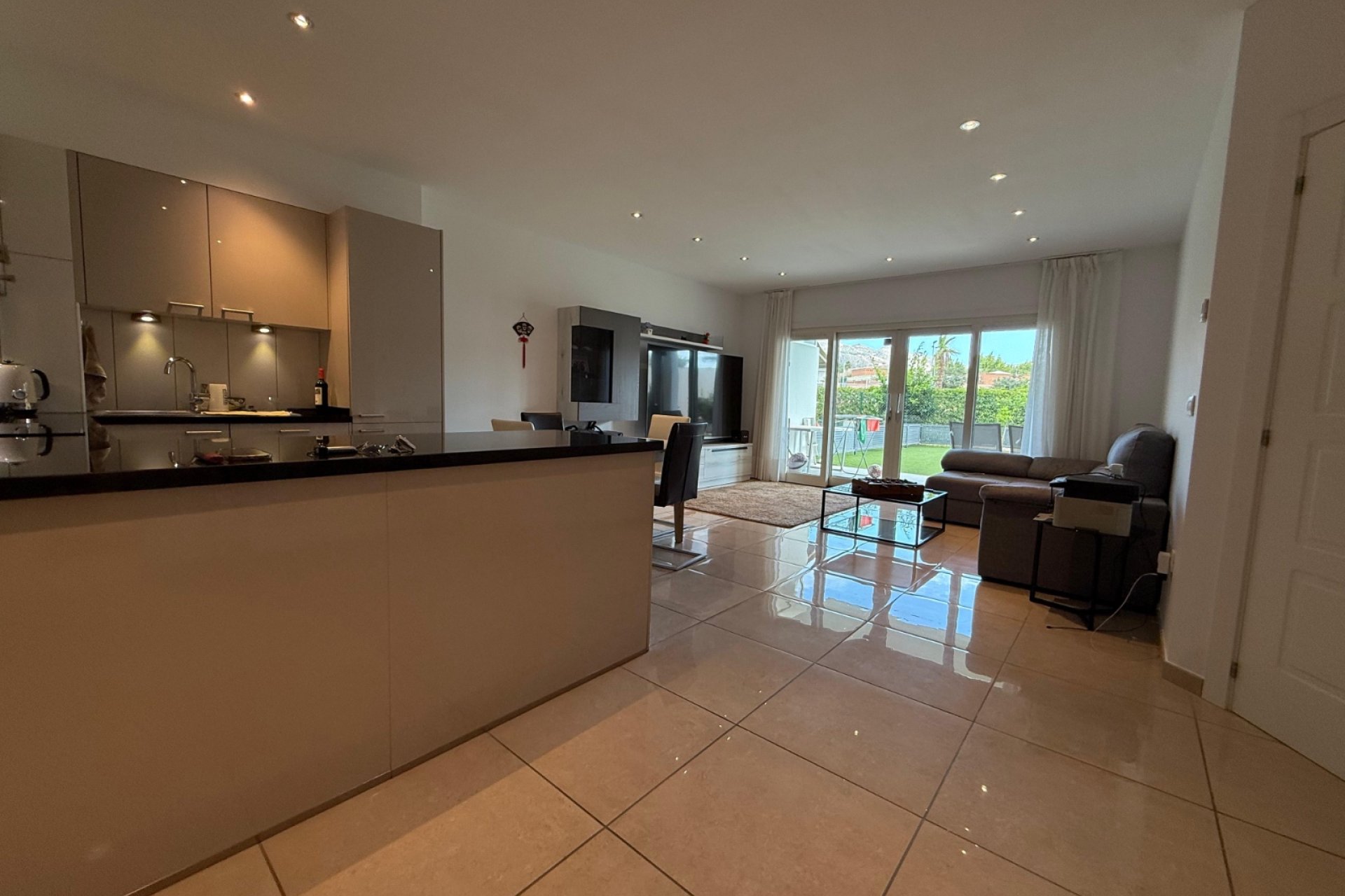 Alquiler corta estancia - Apartamento / piso -
Albir