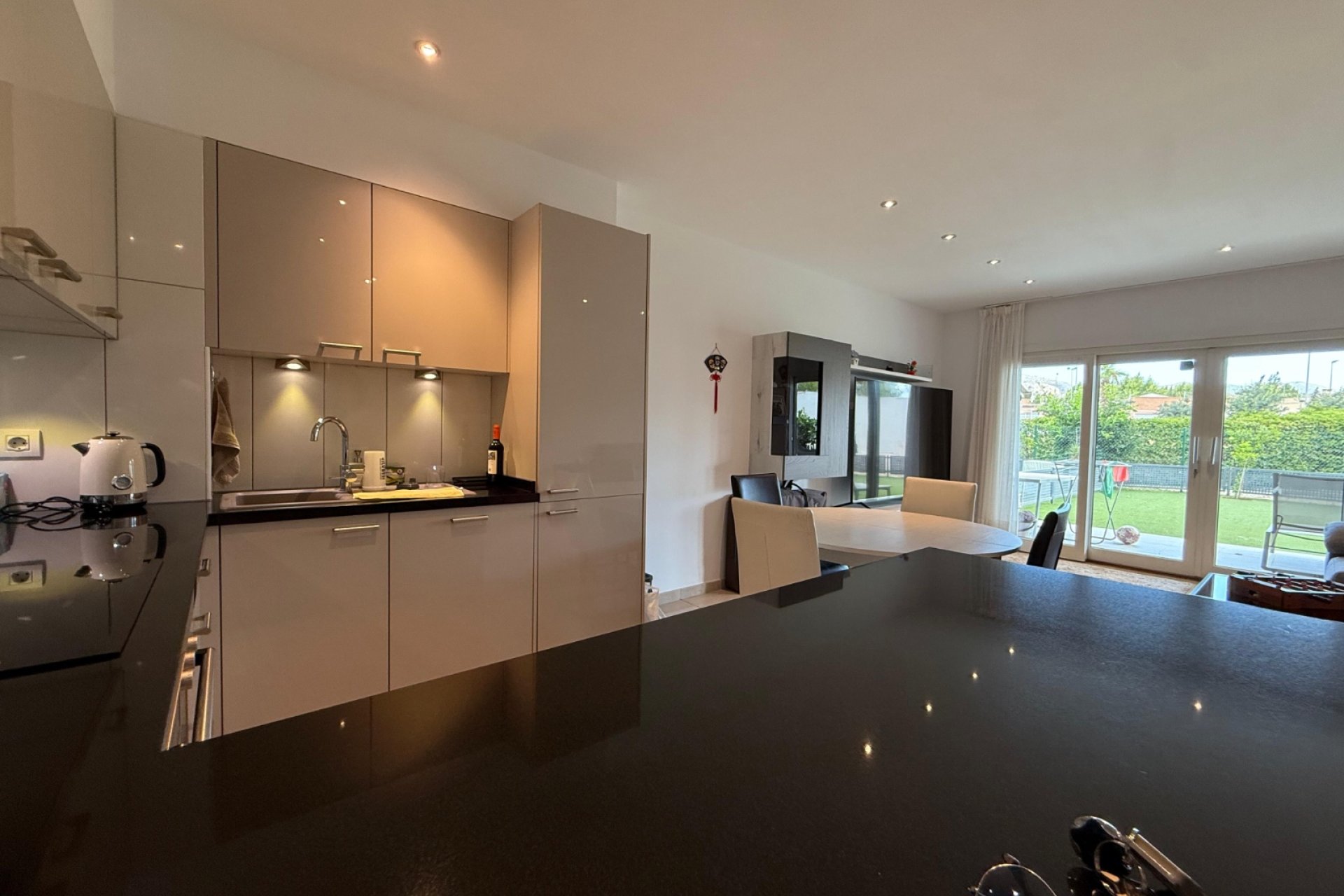 Alquiler corta estancia - Apartamento / piso -
Albir