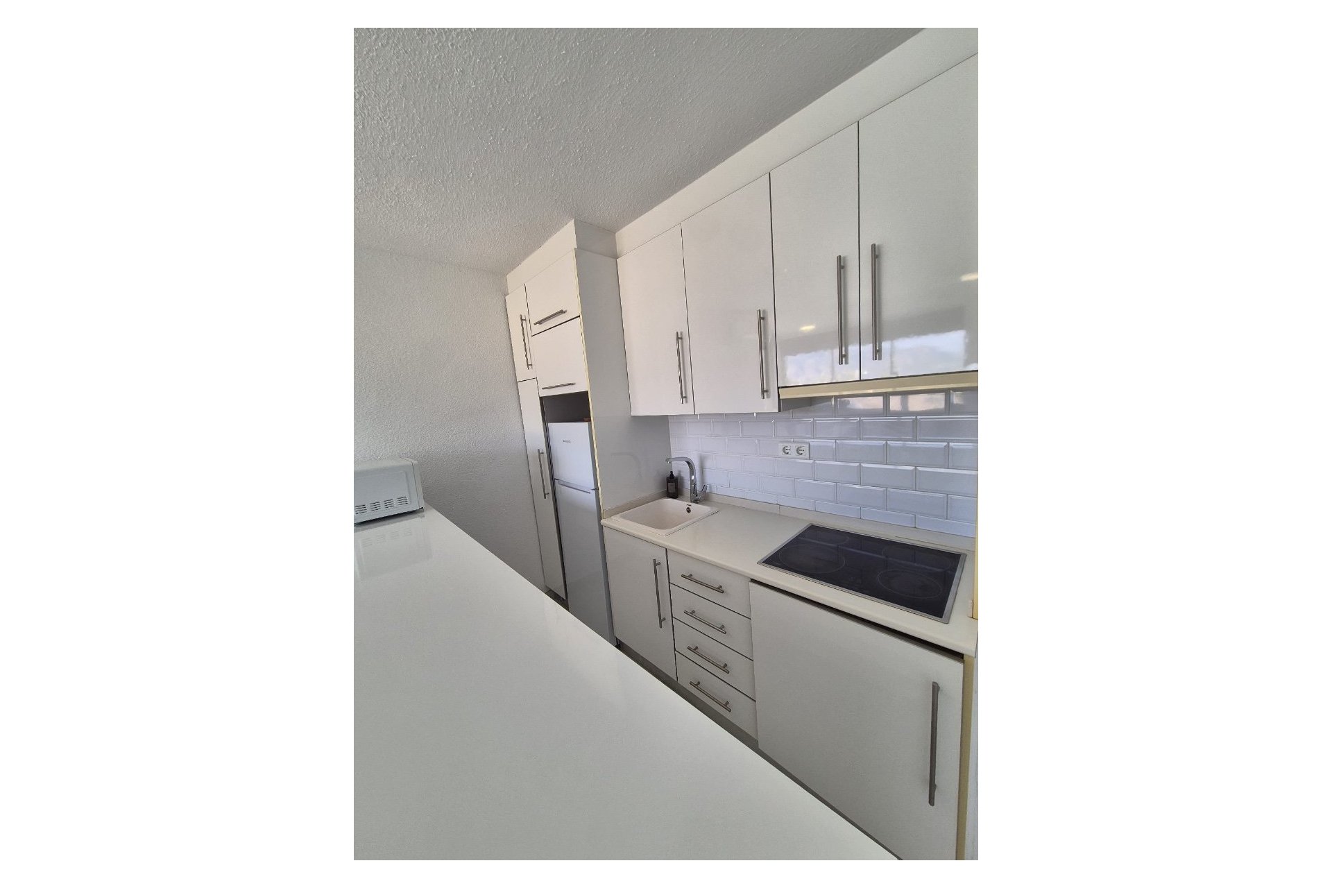 Alquiler corta estancia - Apartamento / Piso -
Albir