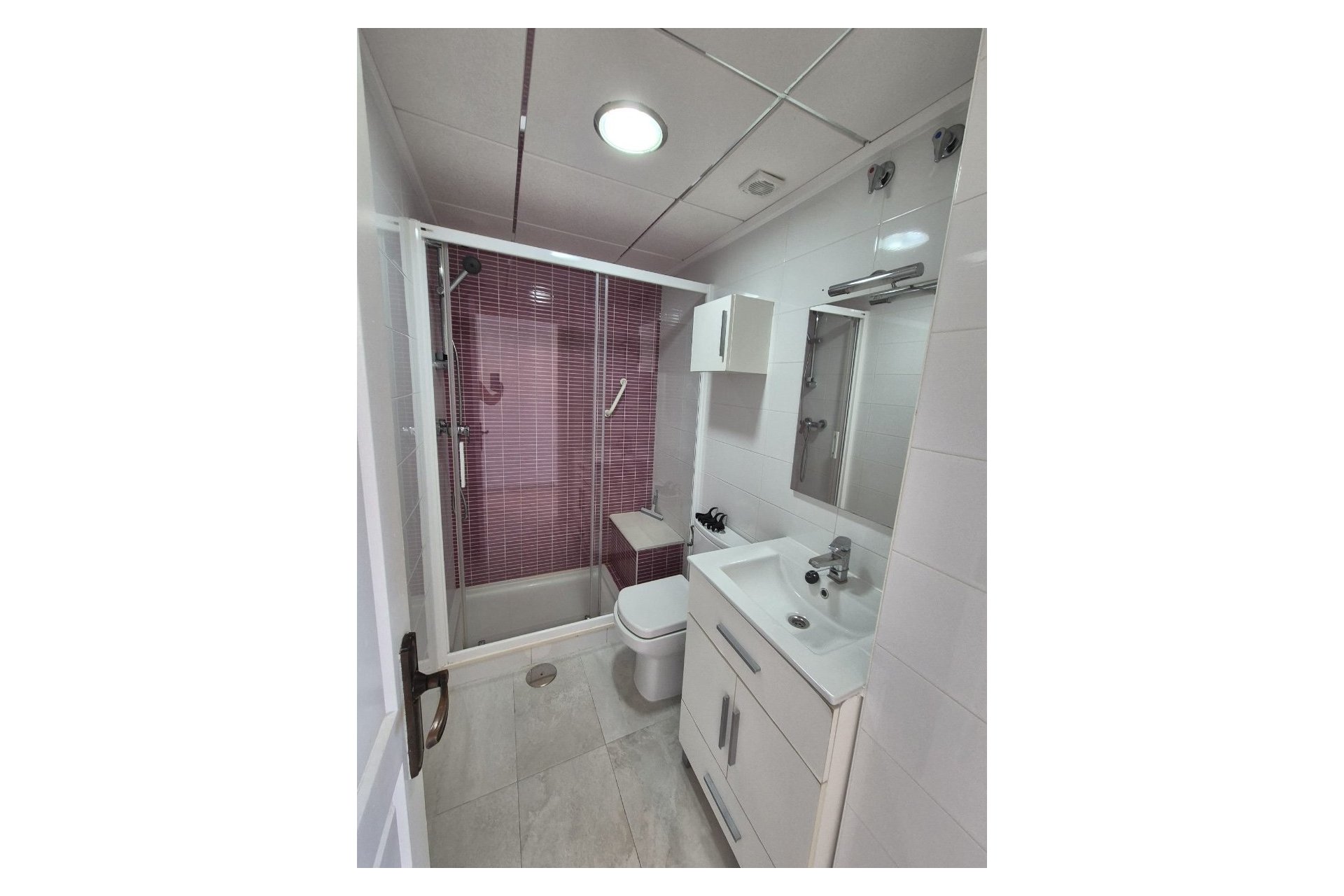 Alquiler corta estancia - Apartamento / Piso -
Albir