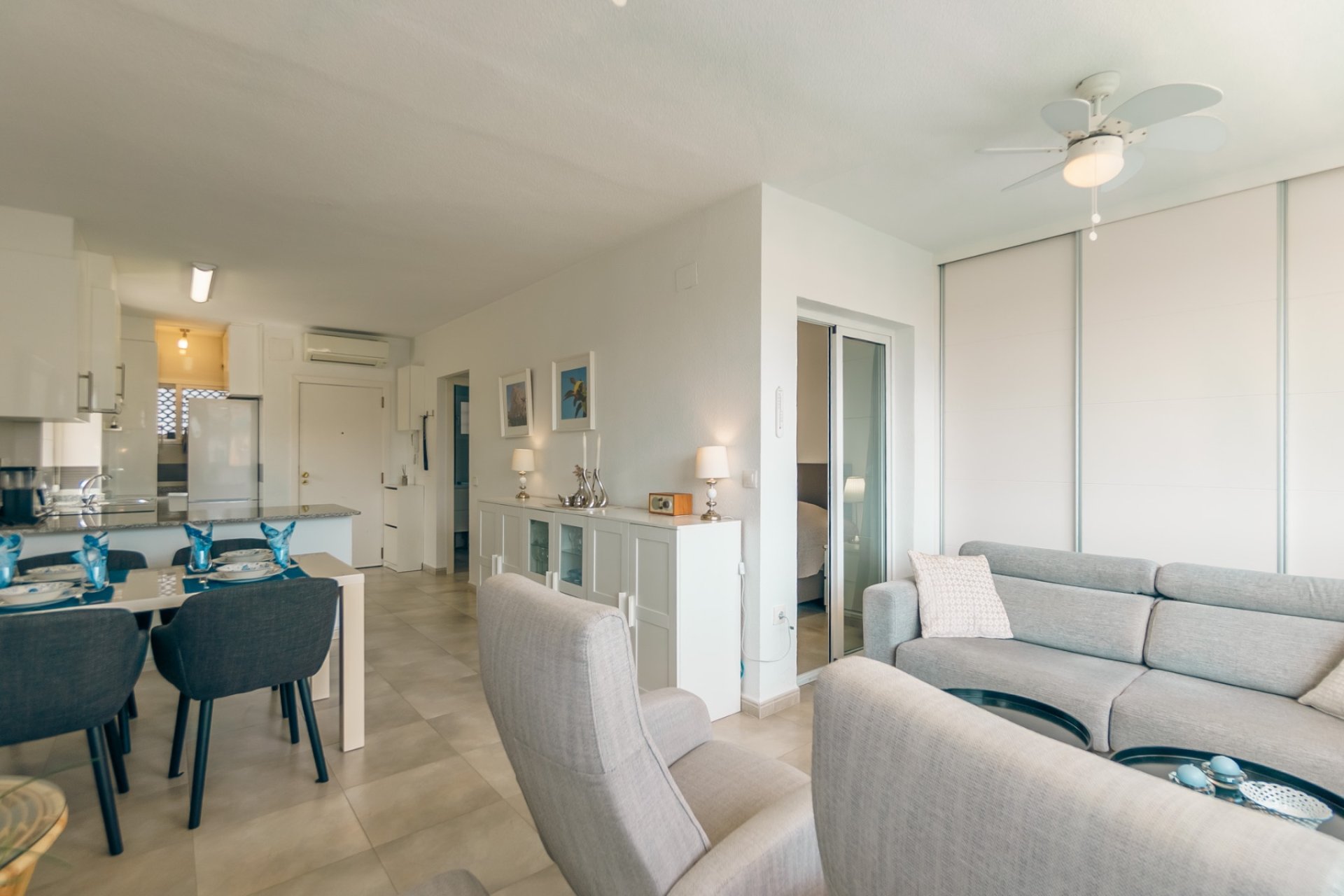 Alquiler corta estancia - Apartamento / piso -
Albir