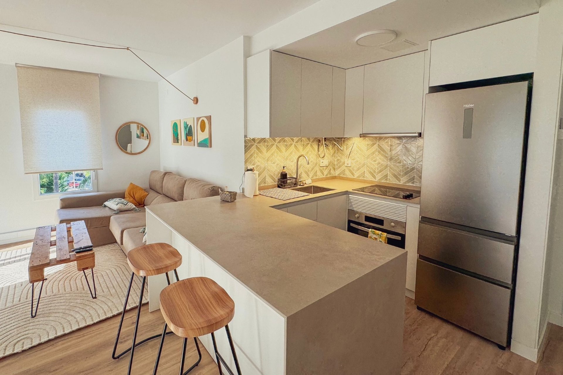 Alquiler corta estancia - Apartamento / piso -
Albir