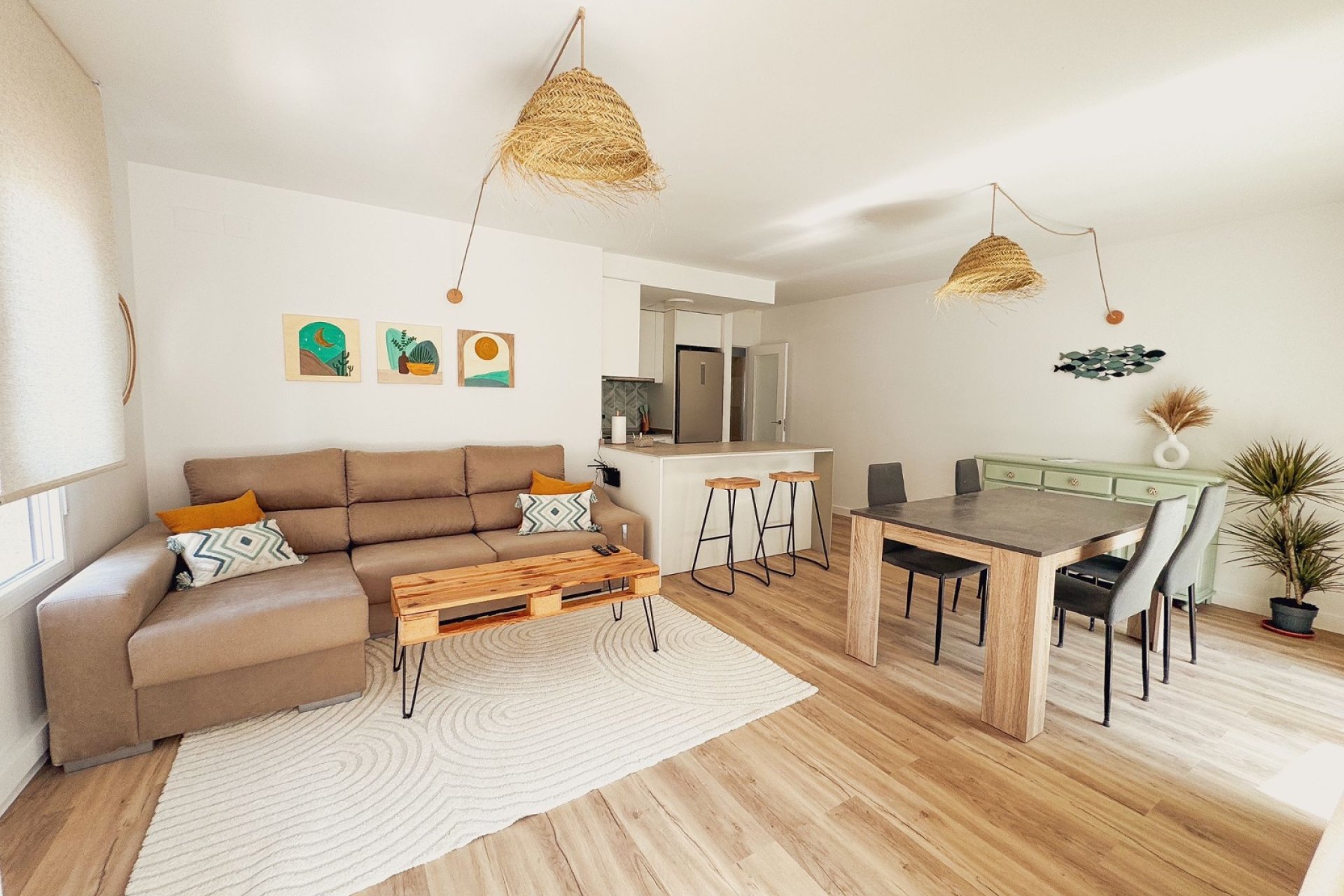 Alquiler corta estancia - Apartamento / piso -
Albir