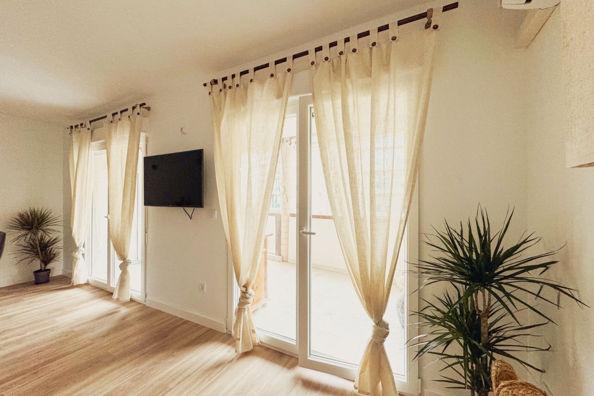 Alquiler corta estancia - Apartamento / piso -
Albir