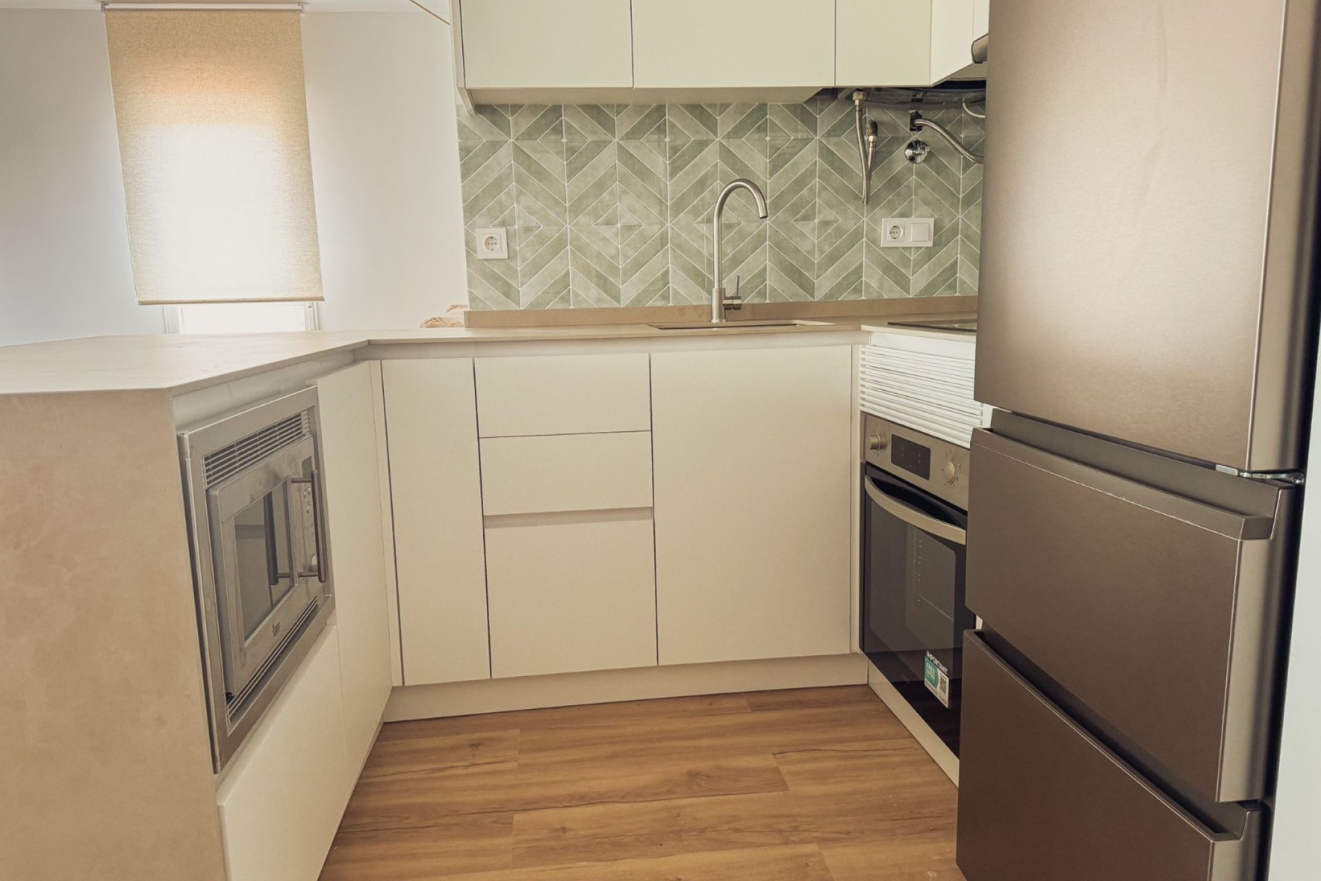 Alquiler corta estancia - Apartamento / piso -
Albir