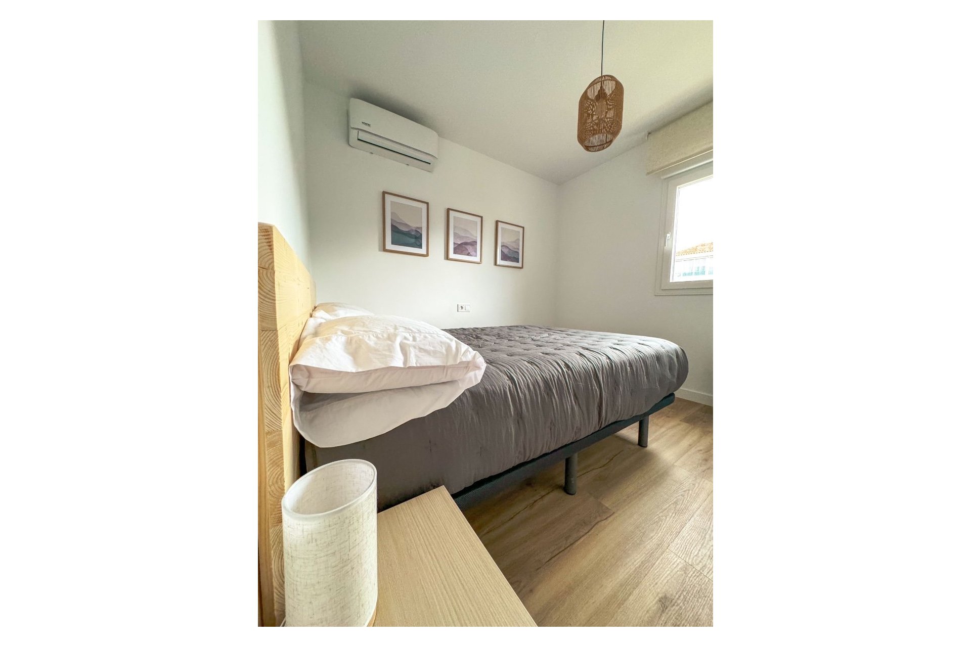 Alquiler corta estancia - Apartamento / piso -
Albir