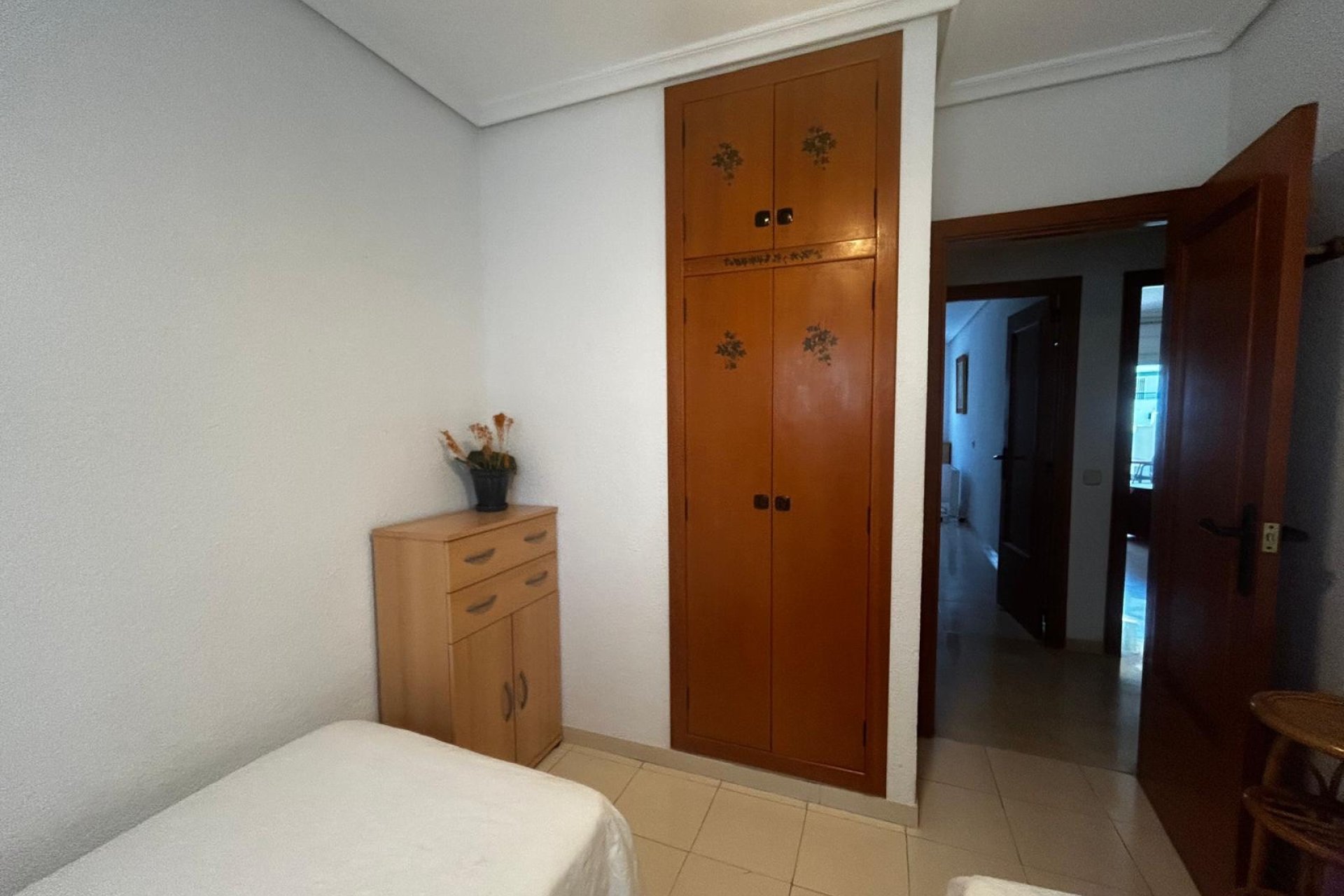 Alquiler corta estancia - Apartamento / piso -
Albir
