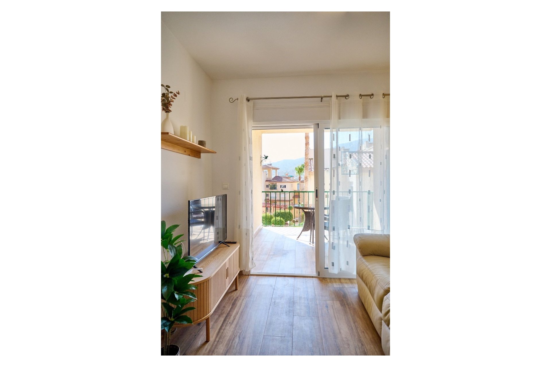 Alquiler corta estancia - Apartamento / piso -
Albir