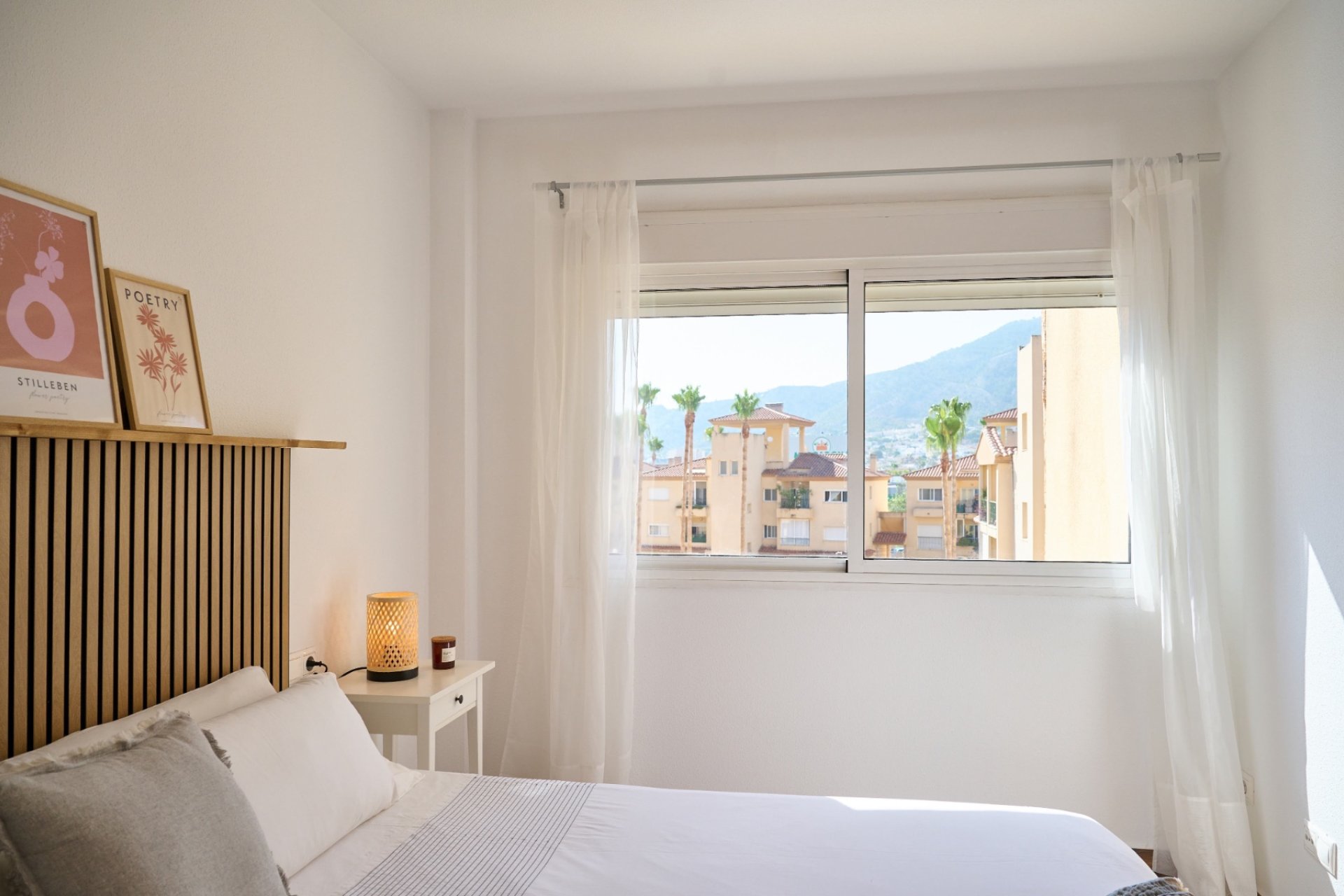 Alquiler corta estancia - Apartamento / piso -
Albir