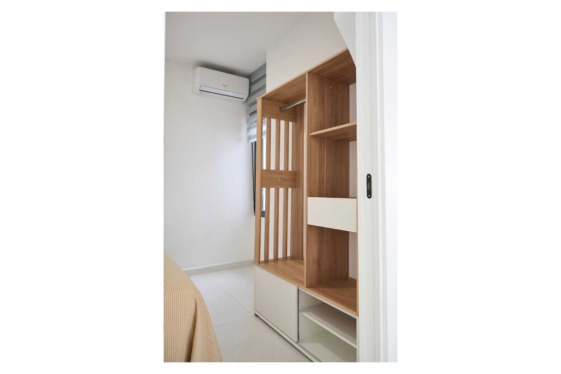 Alquiler corta estancia - Apartamento / Piso -
Albir