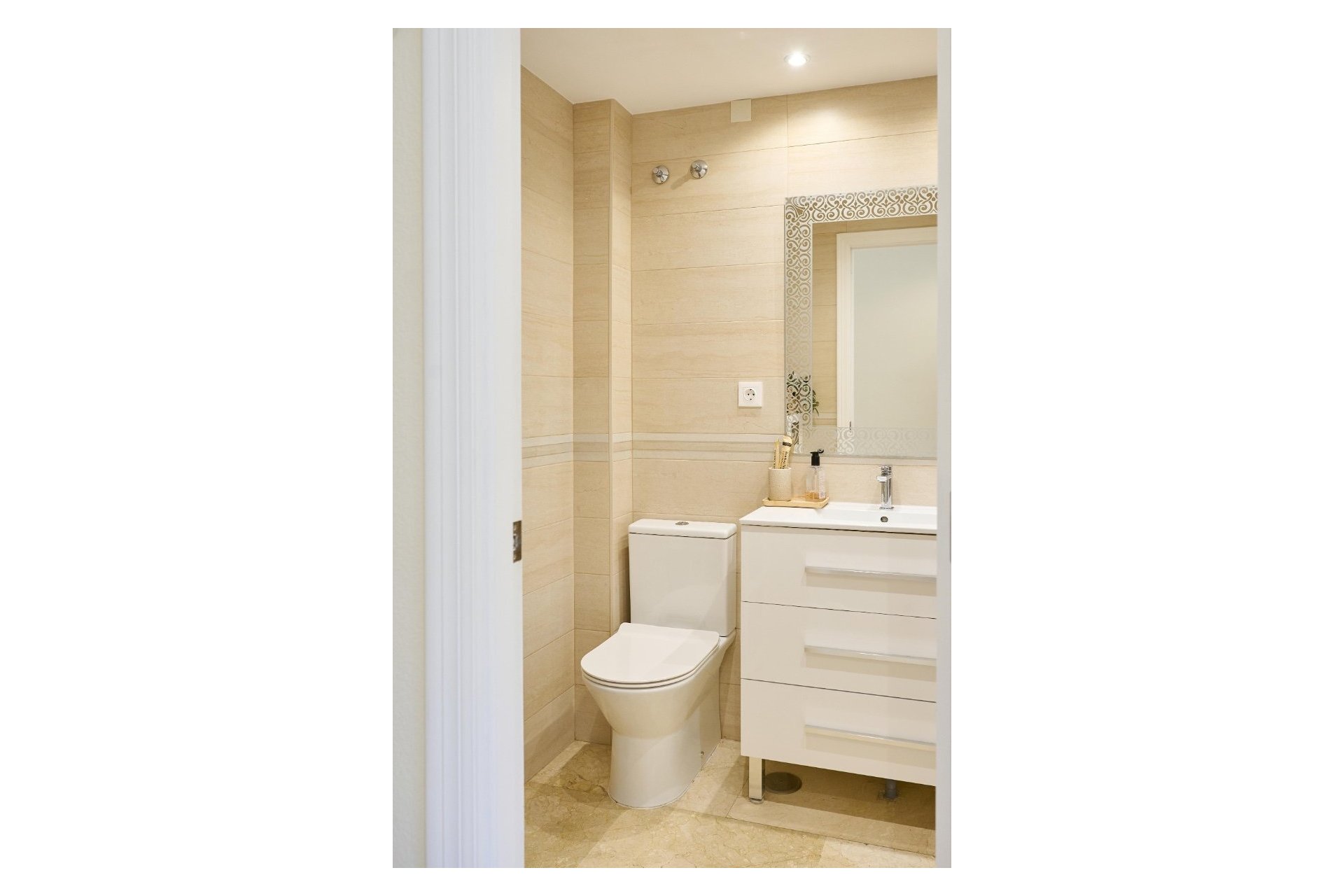 Alquiler corta estancia - Apartamento / Piso -
Albir