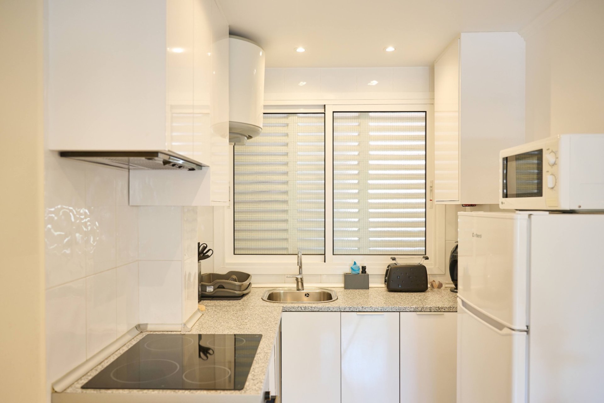 Alquiler corta estancia - Apartamento / Piso -
Albir