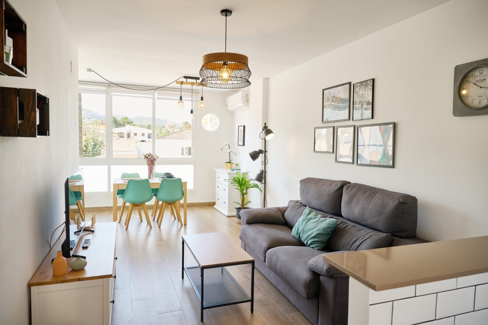 Alquiler corta estancia - Apartamento / Piso -
Albir