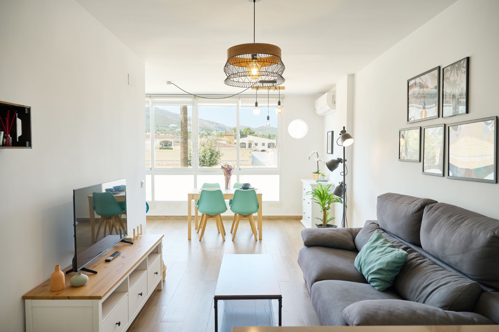 Alquiler corta estancia - Apartamento / Piso -
Albir