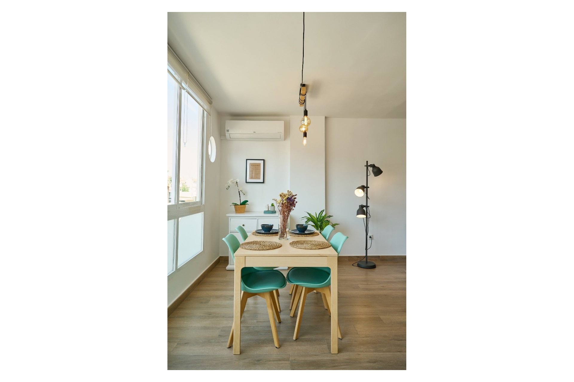 Alquiler corta estancia - Apartamento / Piso -
Albir