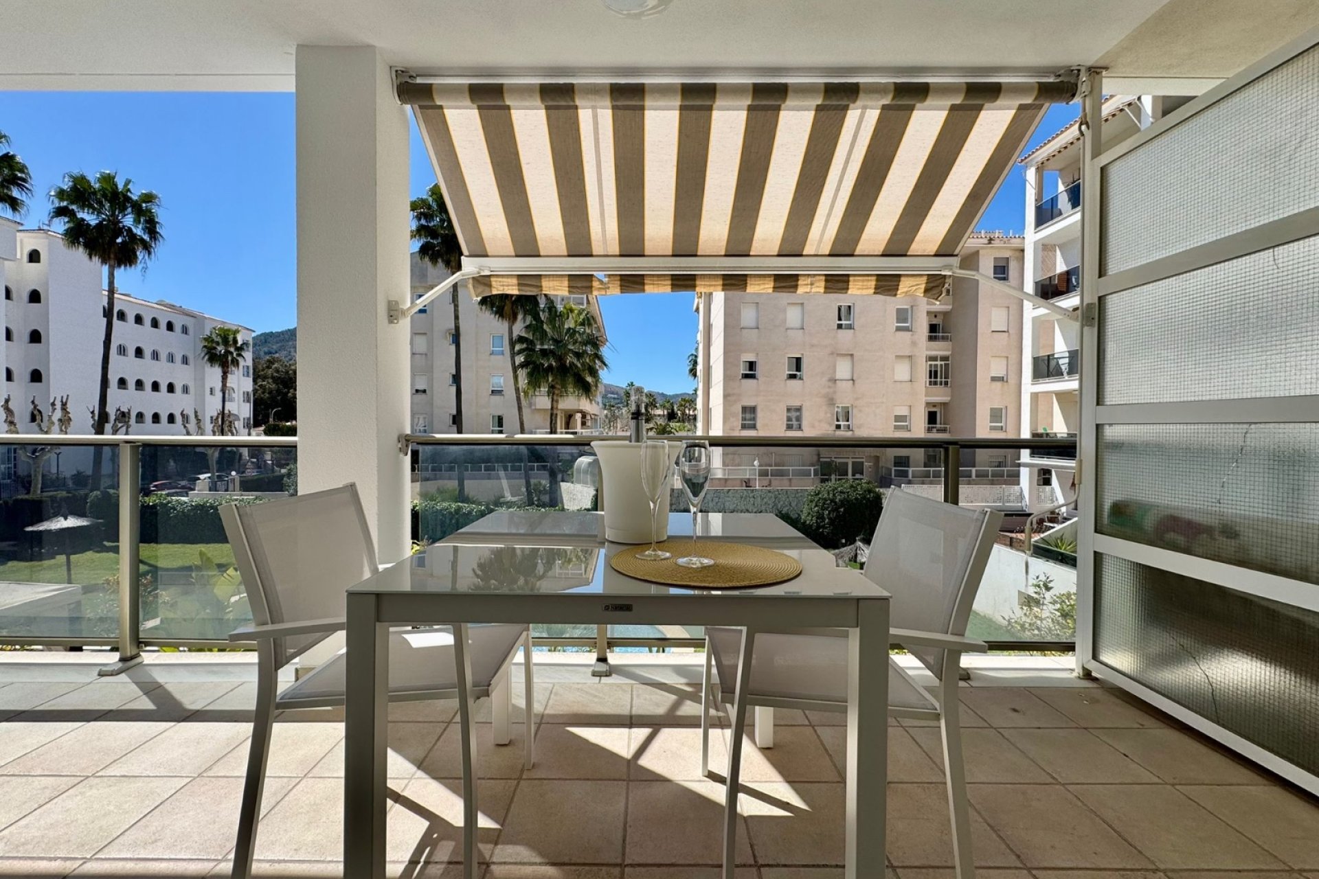 Alquiler corta estancia - Apartamento / Piso -
Albir