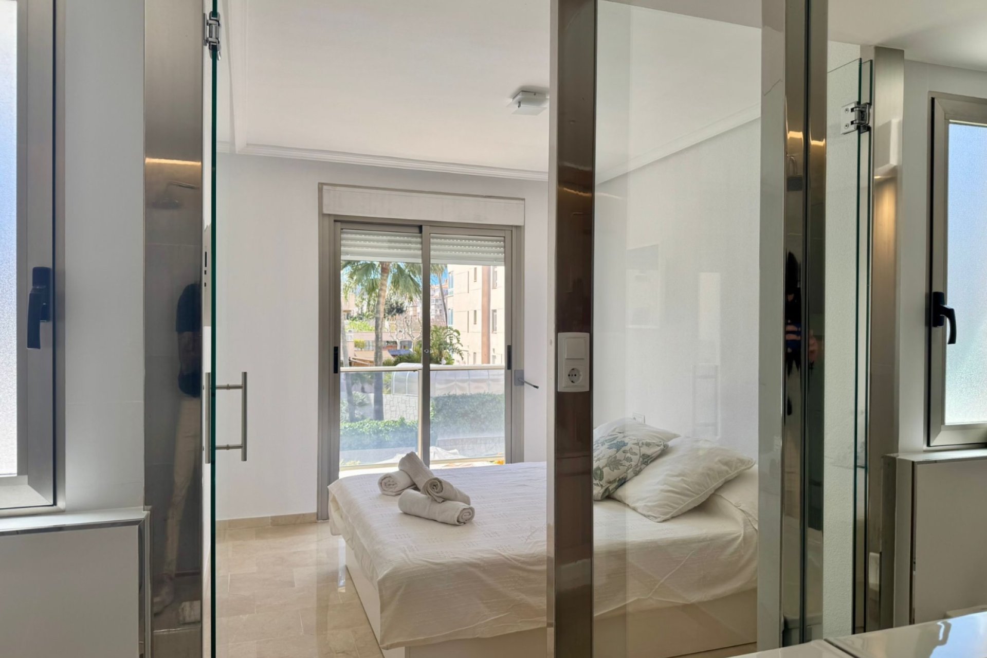 Alquiler corta estancia - Apartamento / Piso -
Albir