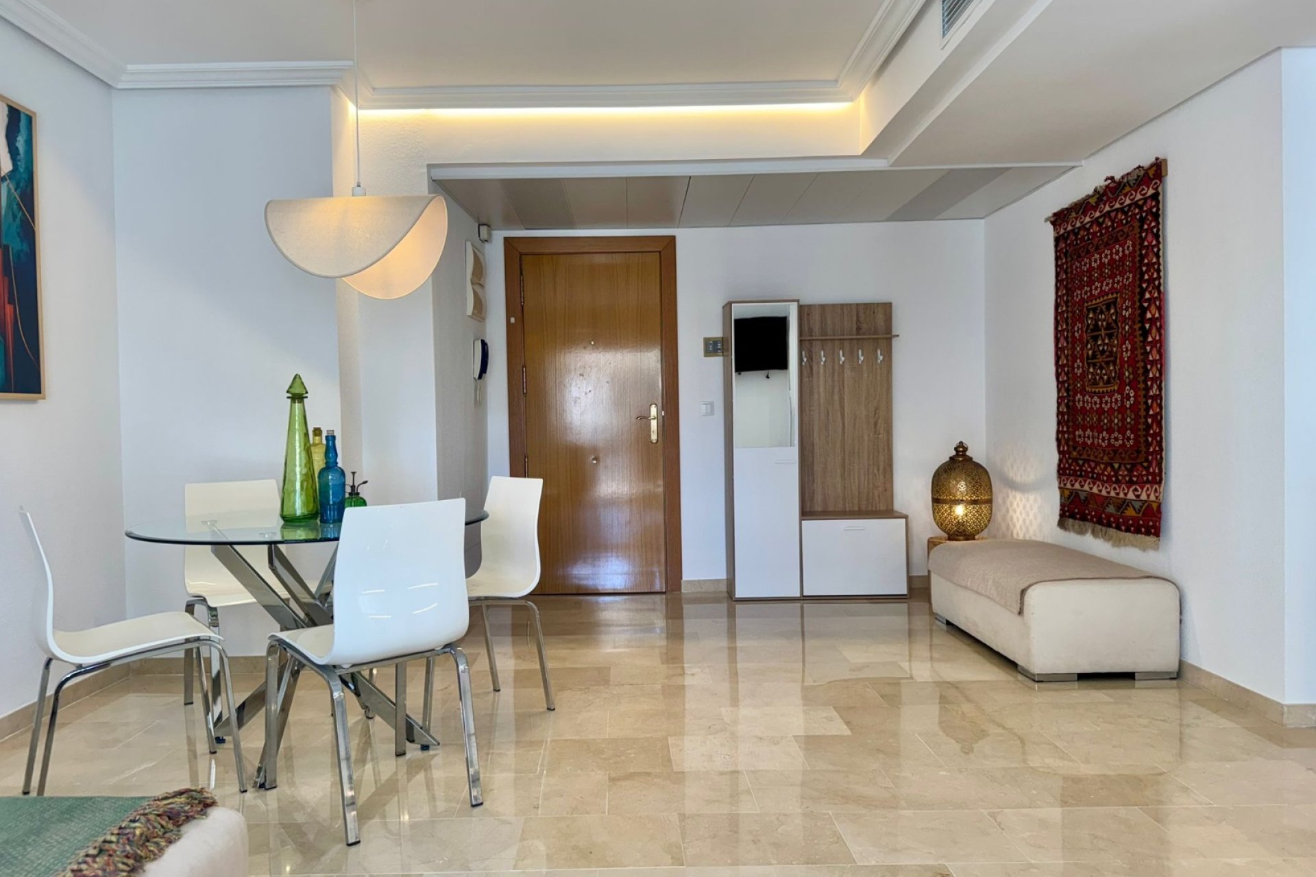 Alquiler corta estancia - Apartamento / Piso -
Albir