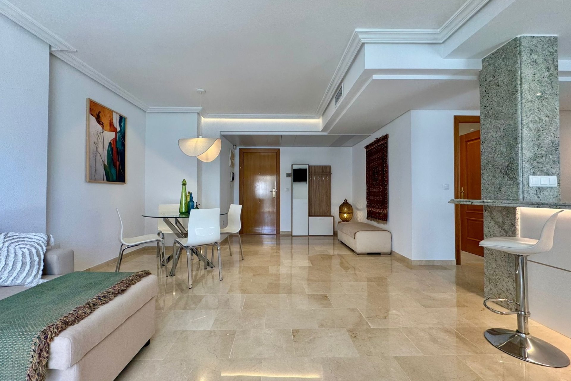 Alquiler corta estancia - Apartamento / Piso -
Albir