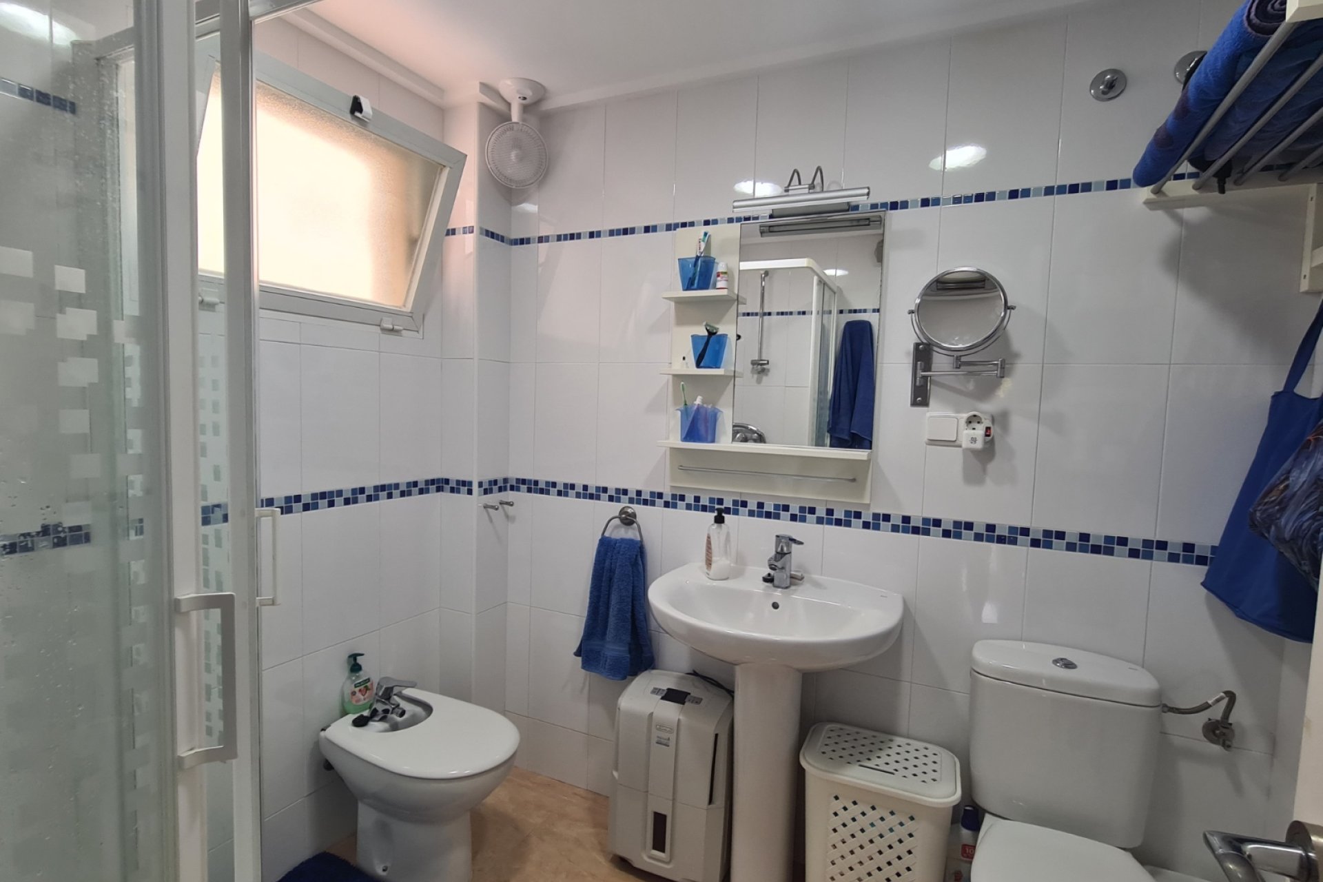 Alquiler corta estancia - Apartamento / piso -
Albir