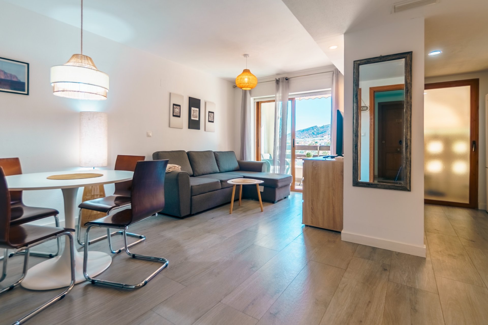 Alquiler corta estancia - Apartamento / piso -
Albir