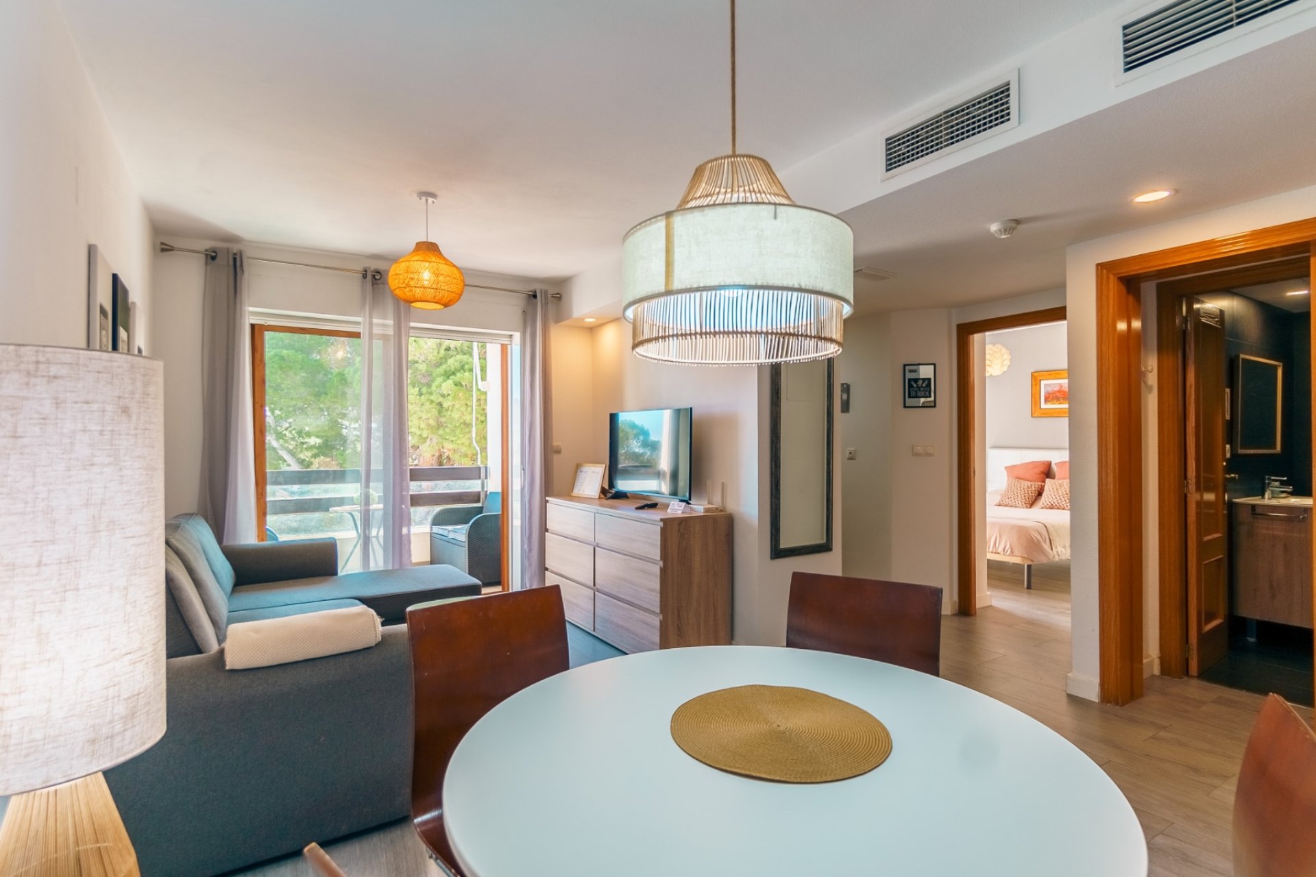 Alquiler corta estancia - Apartamento / piso -
Albir