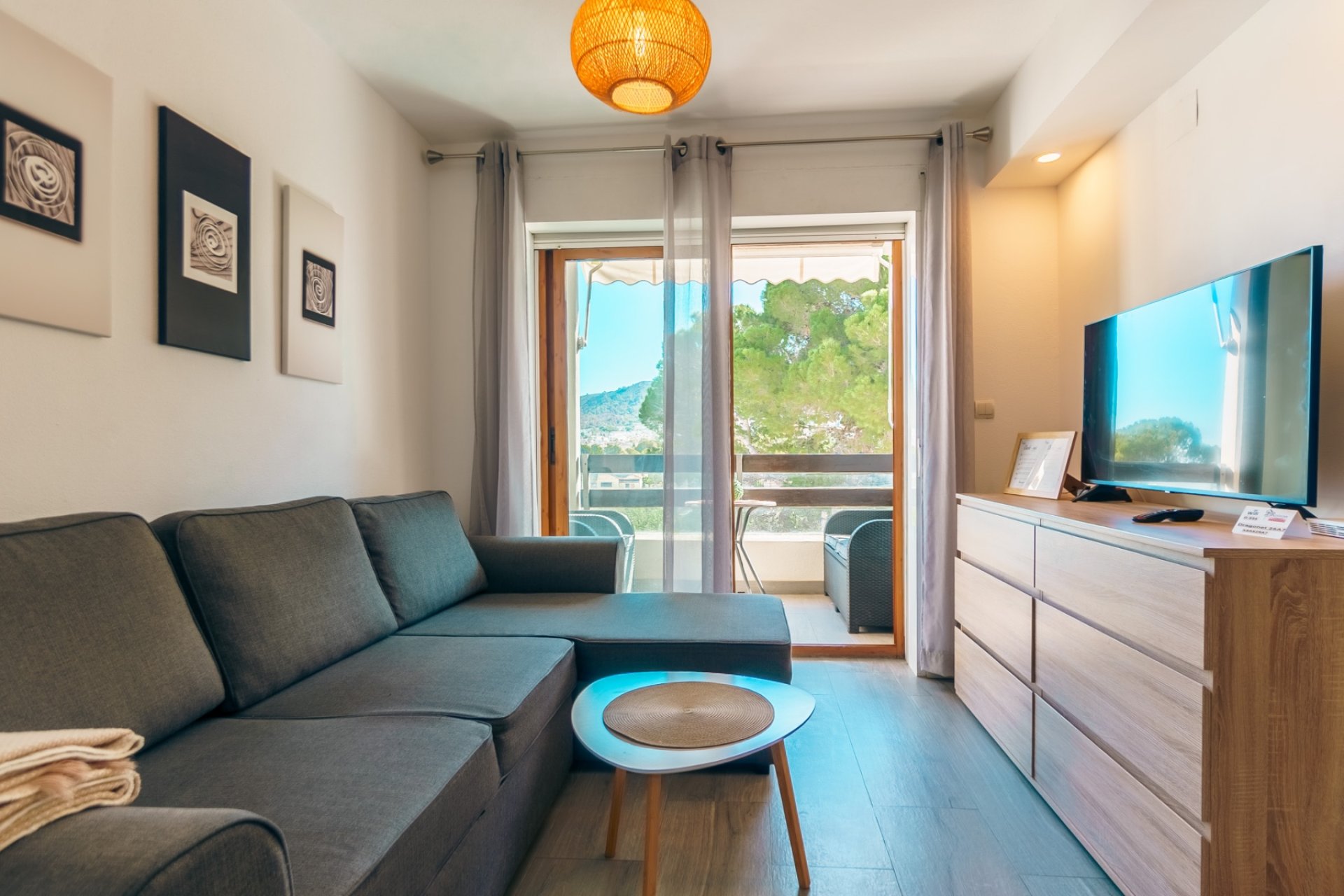 Alquiler corta estancia - Apartamento / piso -
Albir