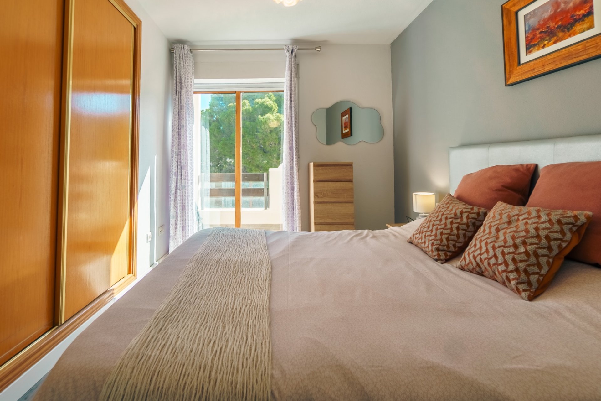 Alquiler corta estancia - Apartamento / piso -
Albir