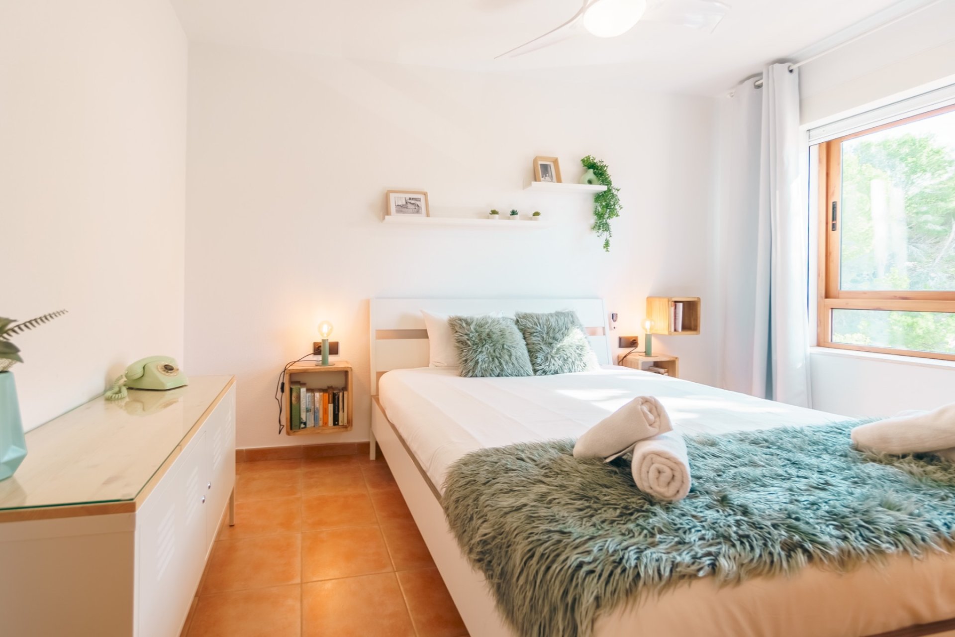 Alquiler corta estancia - Apartamento / piso -
Albir