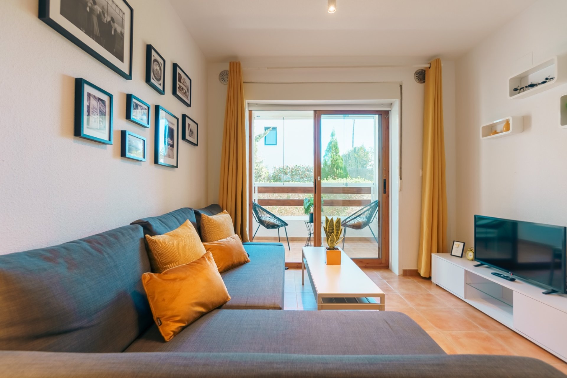 Alquiler corta estancia - Apartamento / piso -
Albir