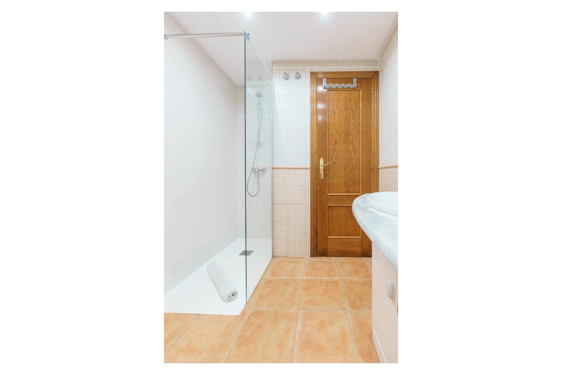 Alquiler corta estancia - Apartamento / piso -
Albir