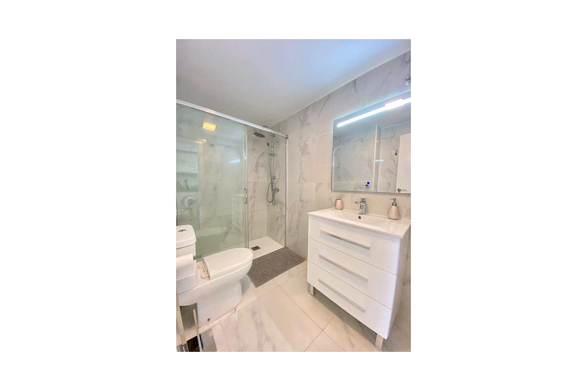 Alquiler corta estancia - Apartamento / piso -
Benidorm - Rincón de Loix