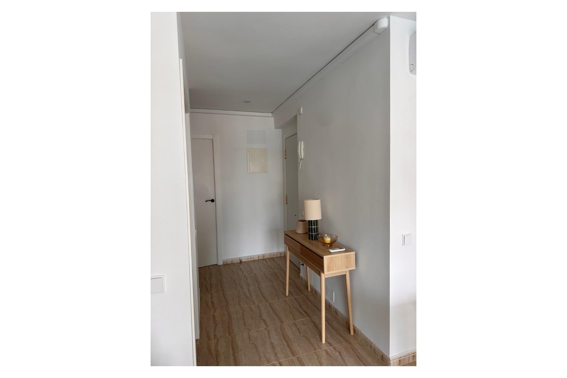 Alquiler corta estancia - Apartamento / Piso -
Benidorm