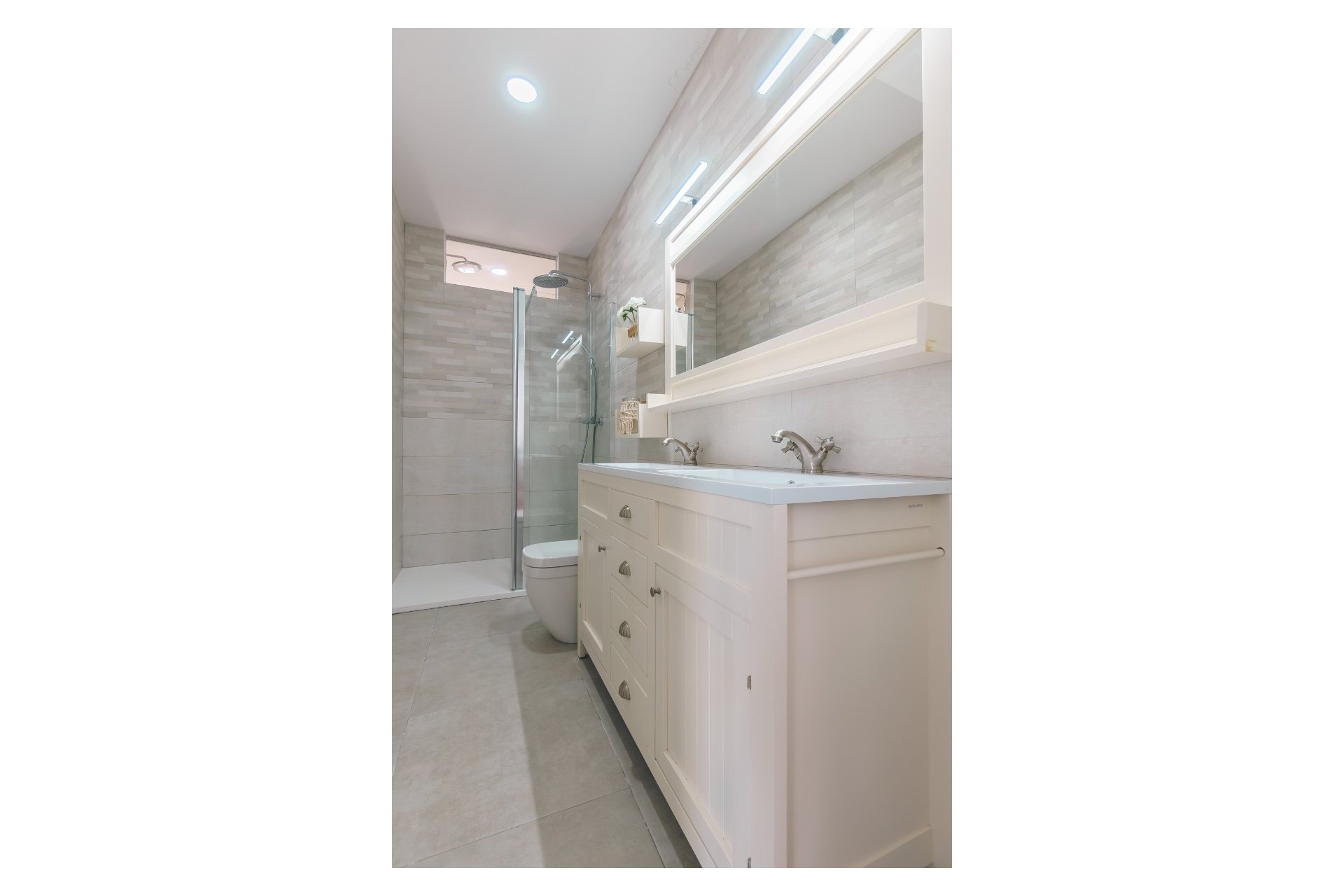 Alquiler corta estancia - Chalet / Villa  -
Albir