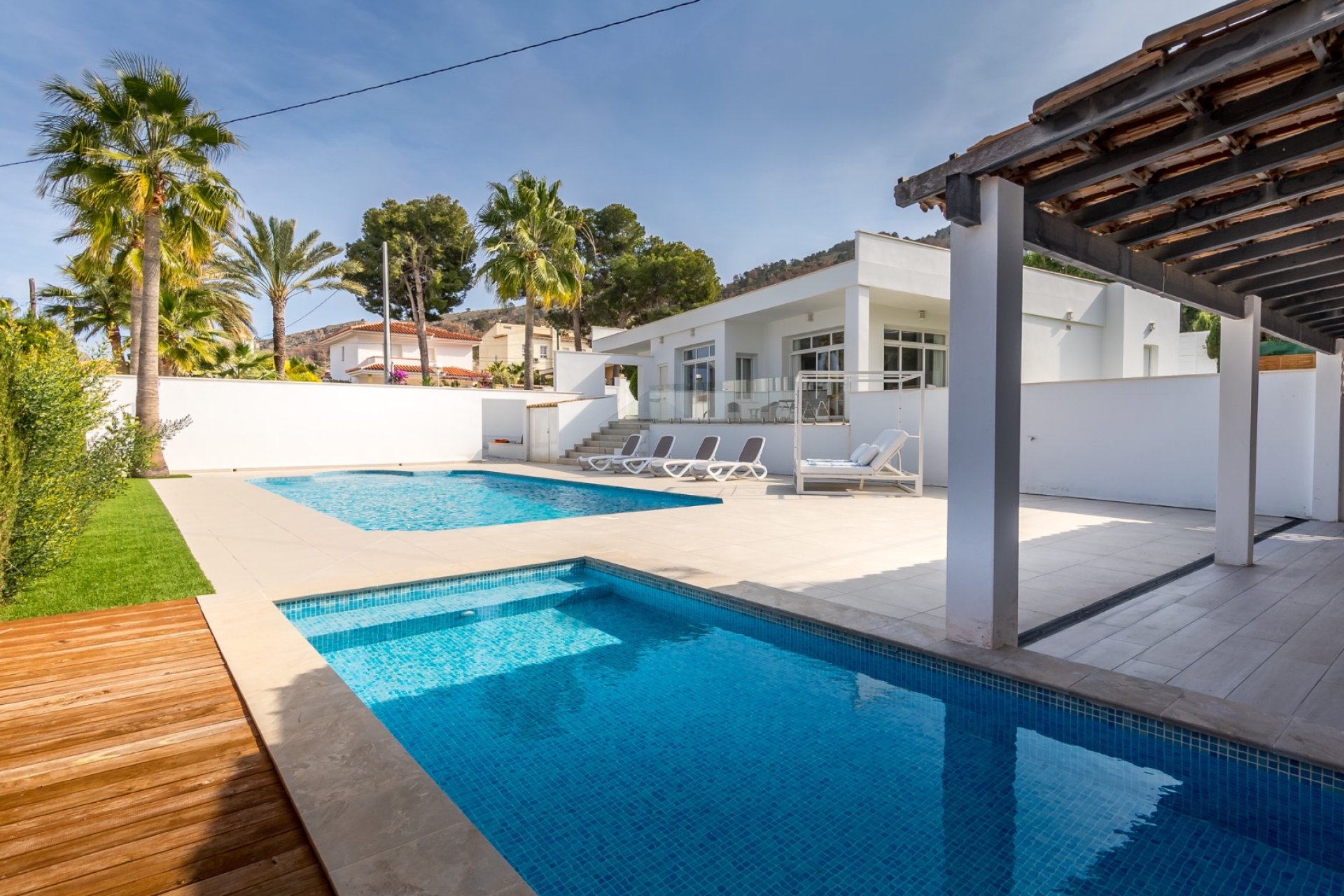 Alquiler corta estancia - Chalet / Villa  -
Albir