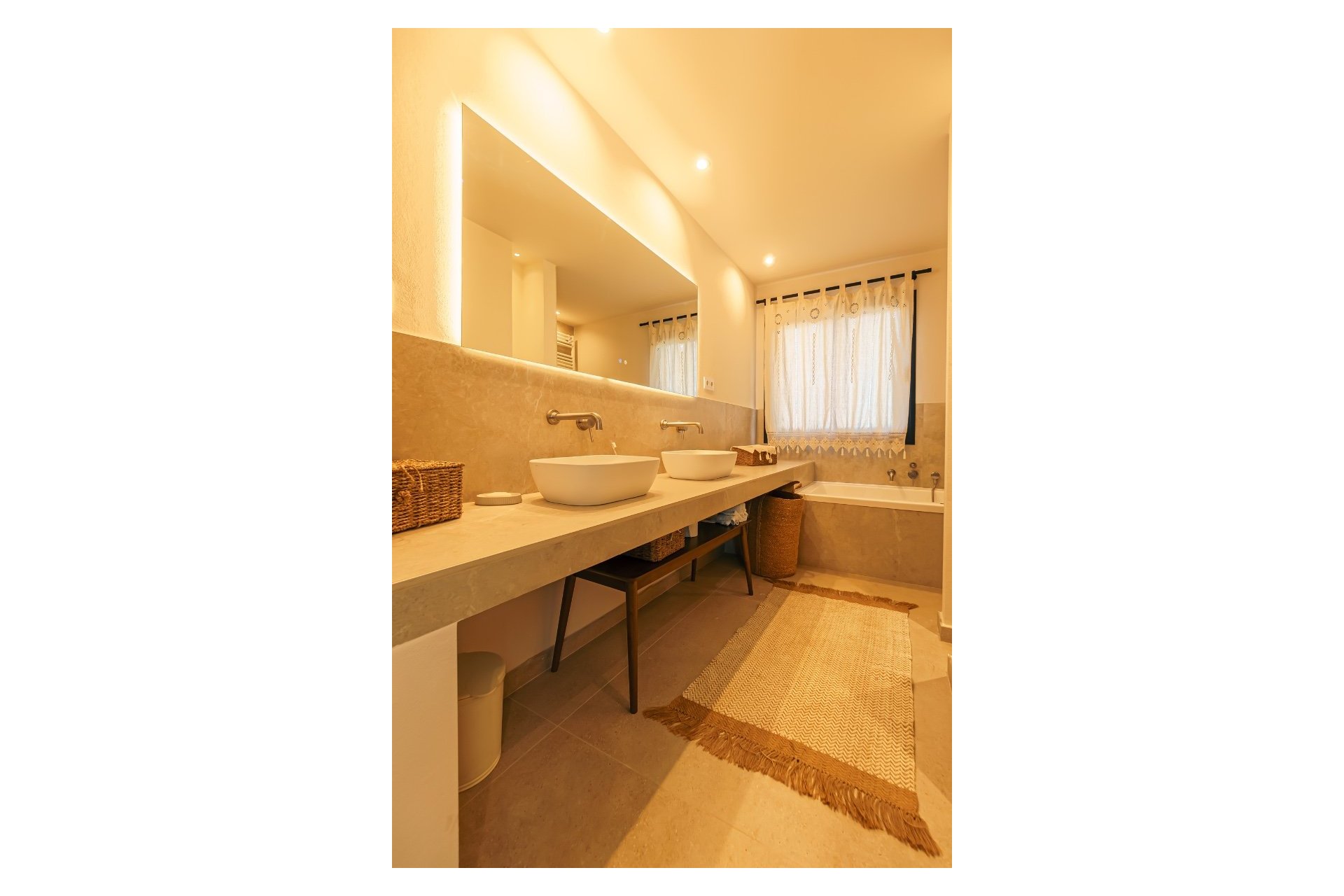 Alquiler corta estancia - Chalet / Villa  -
Albir