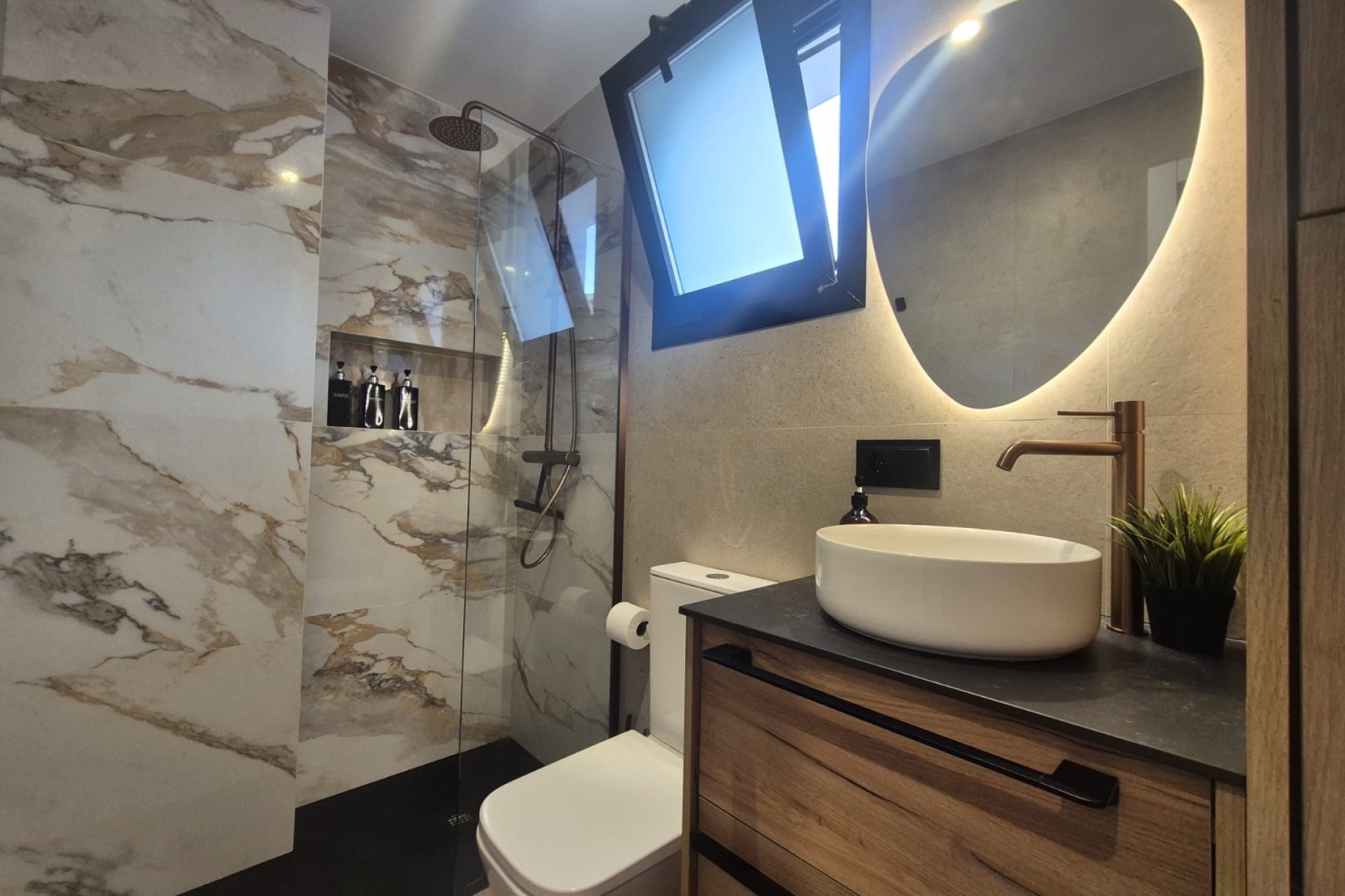 Alquiler corta estancia - Estudio -
Albir