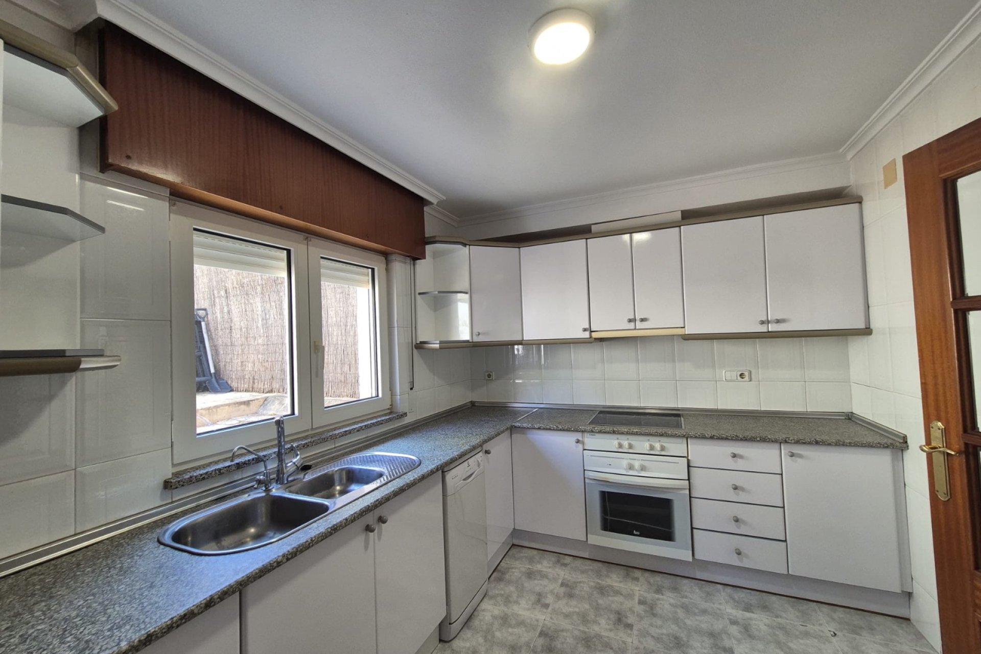  Alquiler larga estancia - Adosado -
Albir