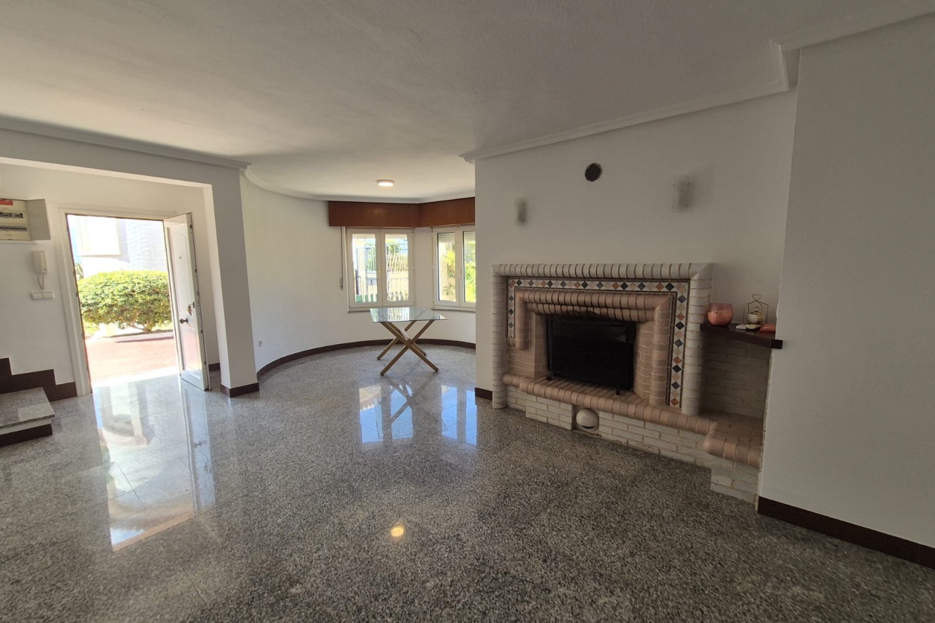  Alquiler larga estancia - Adosado -
Albir