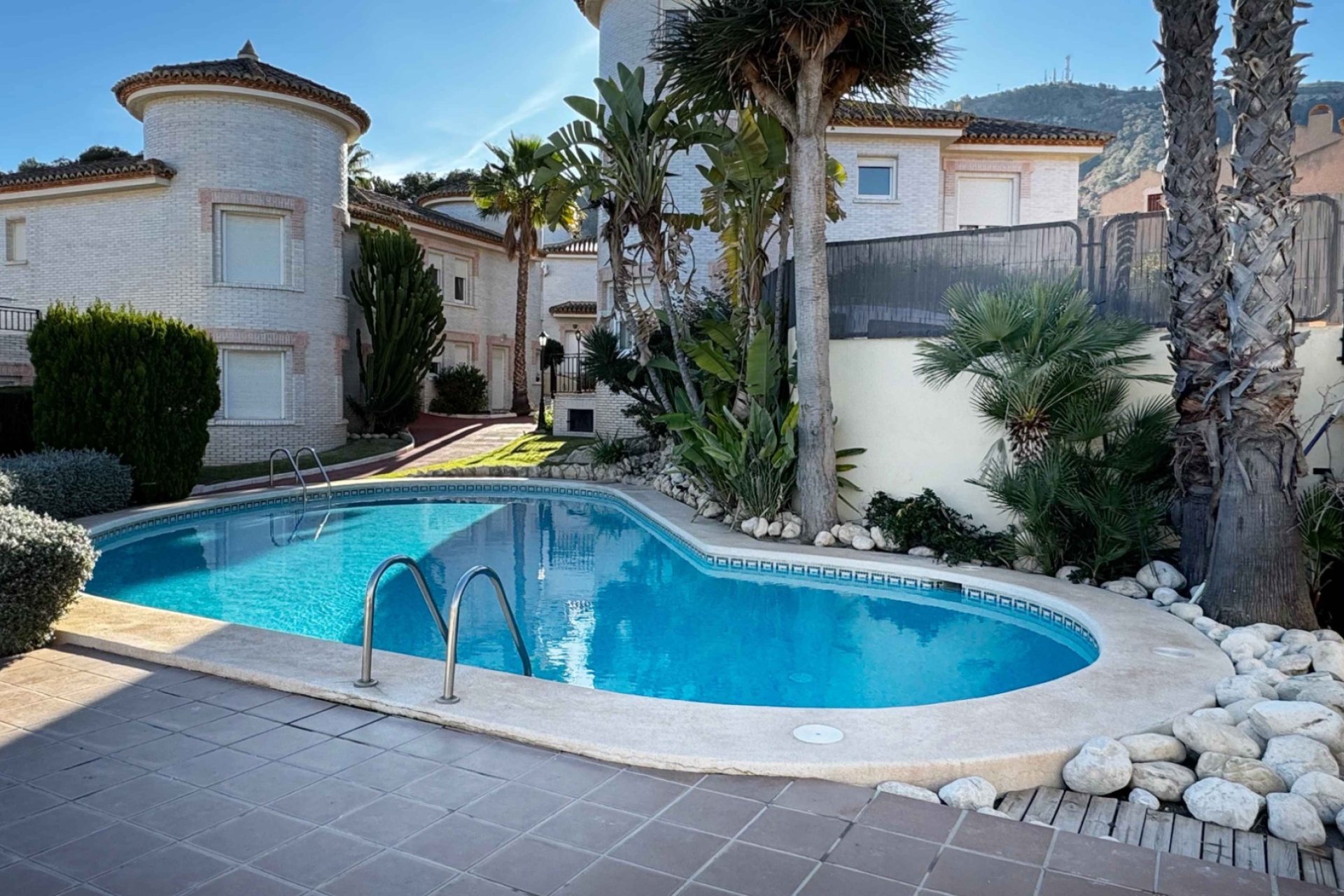  Alquiler larga estancia - Adosado -
Albir